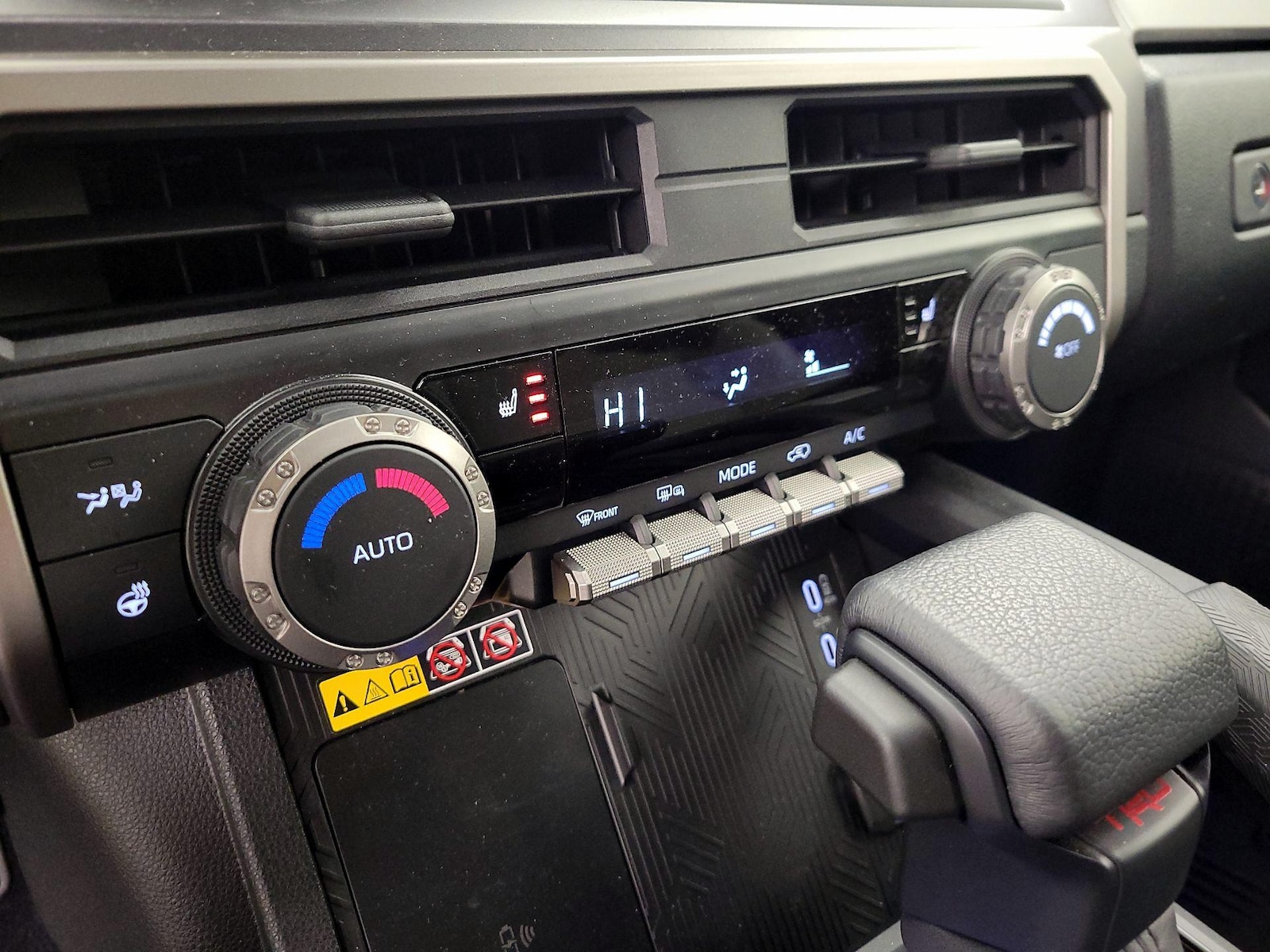 2025 Toyota 4Runner TRD Off-Road - Photo 17