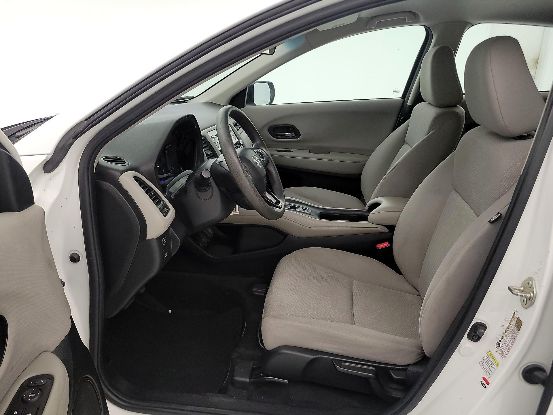 Thumbnail: 2016 Honda HR-V - 11