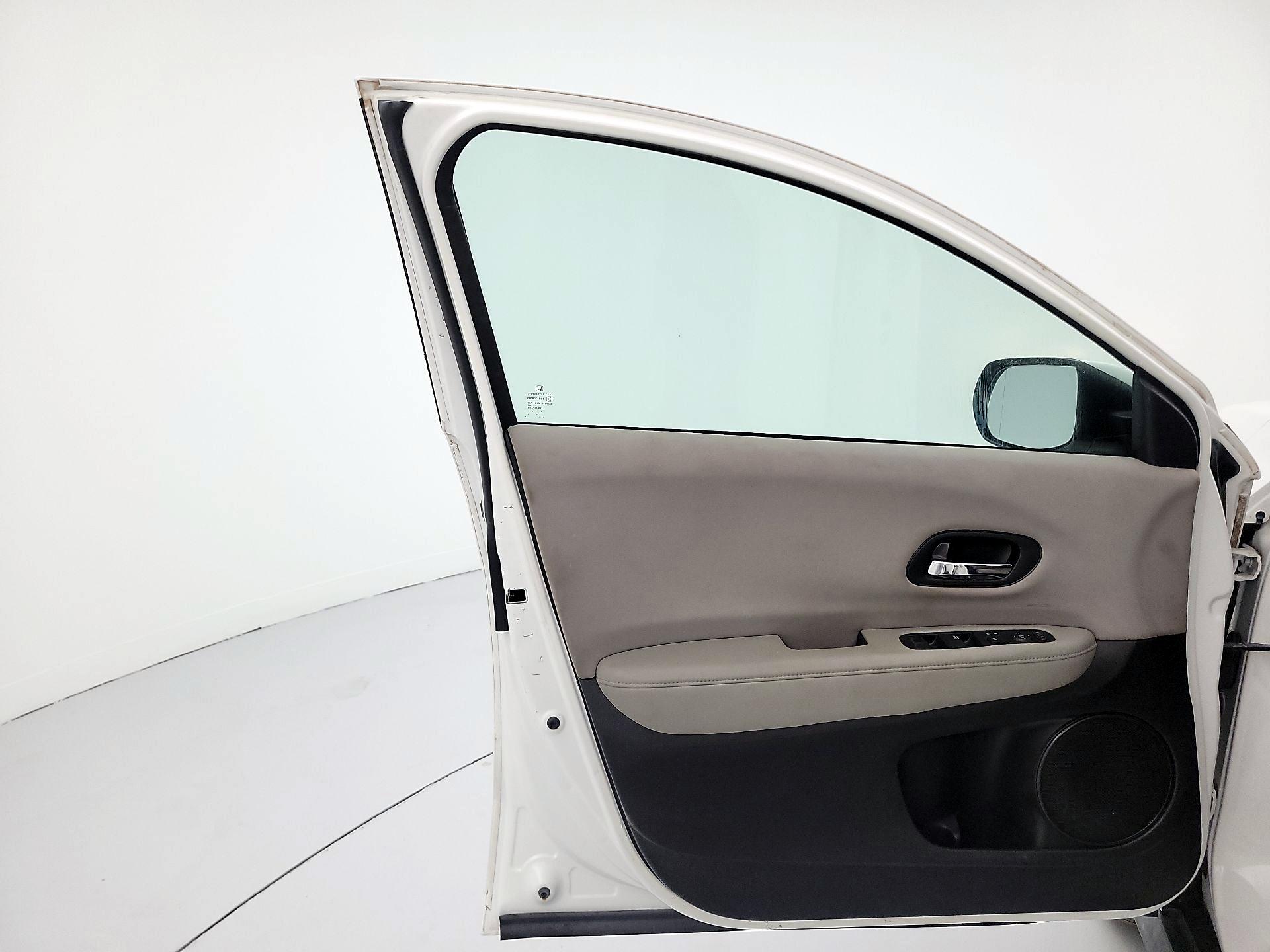 Thumbnail: 2016 Honda HR-V - 12