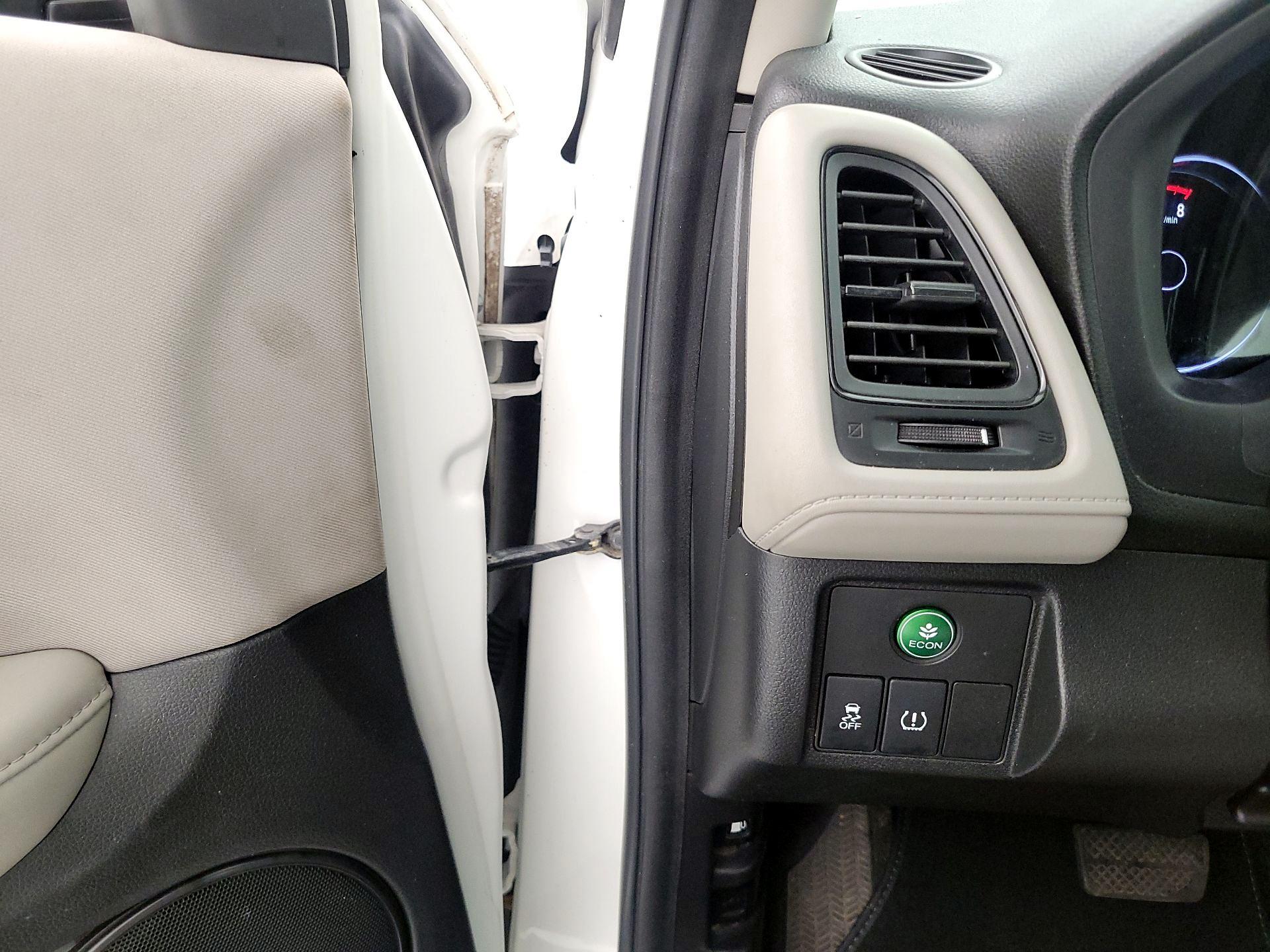 Thumbnail: 2016 Honda HR-V - 13