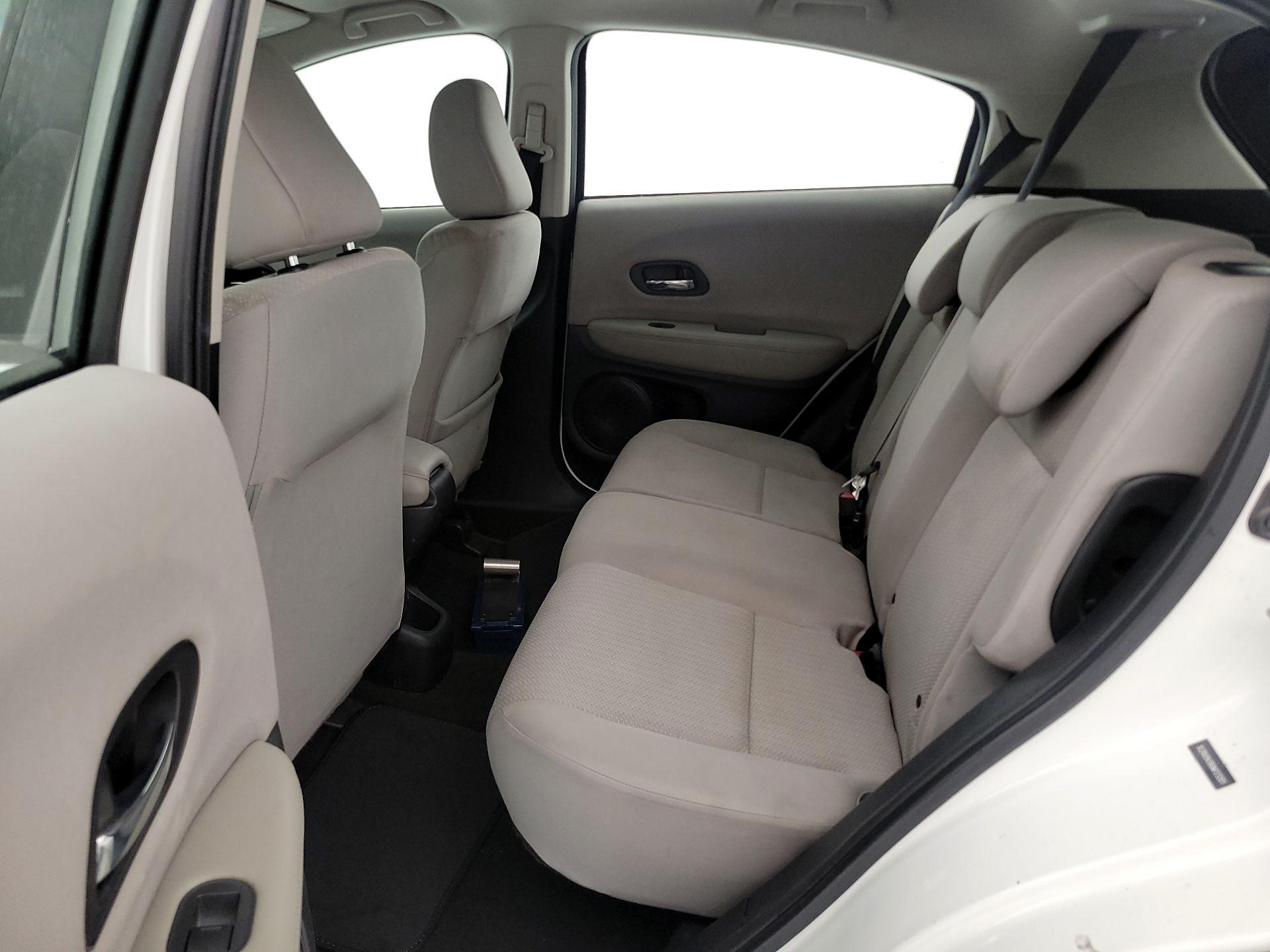 Thumbnail: 2016 Honda HR-V - 19