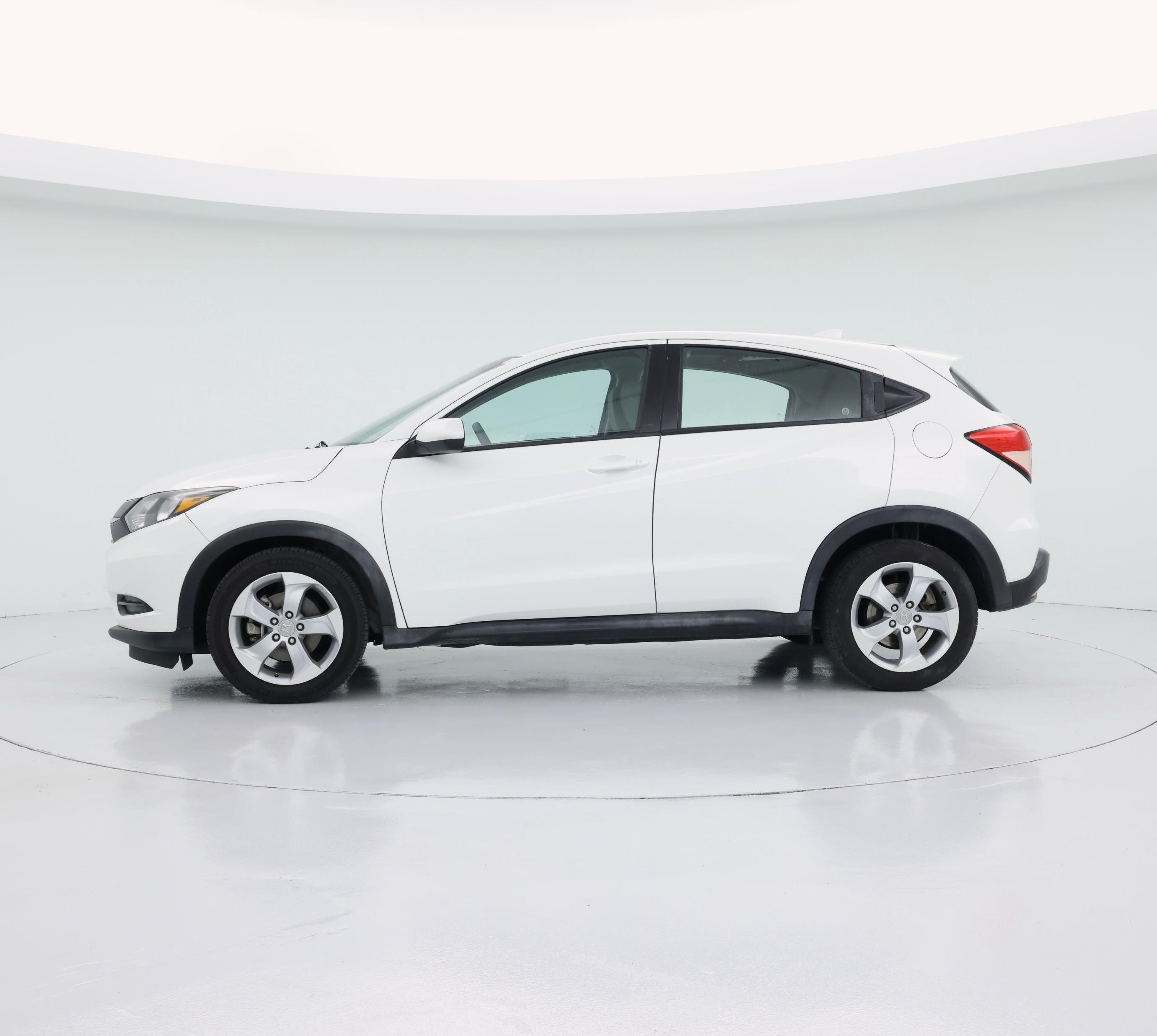 Thumbnail: 2016 Honda HR-V - 3
