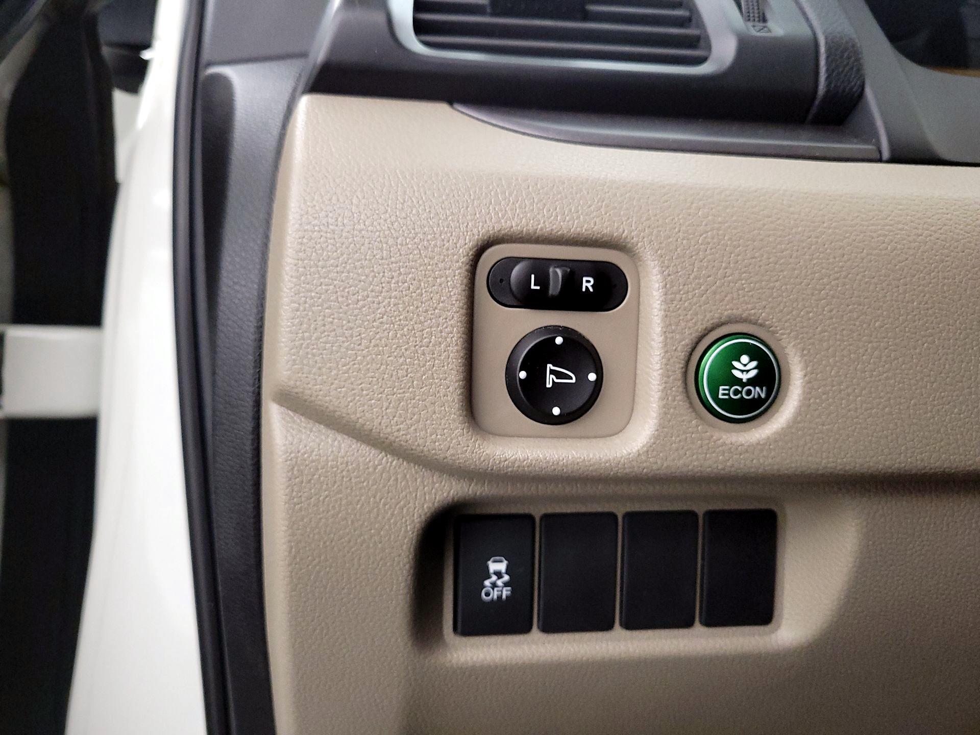 Thumbnail: 2017 Honda Pilot - 13