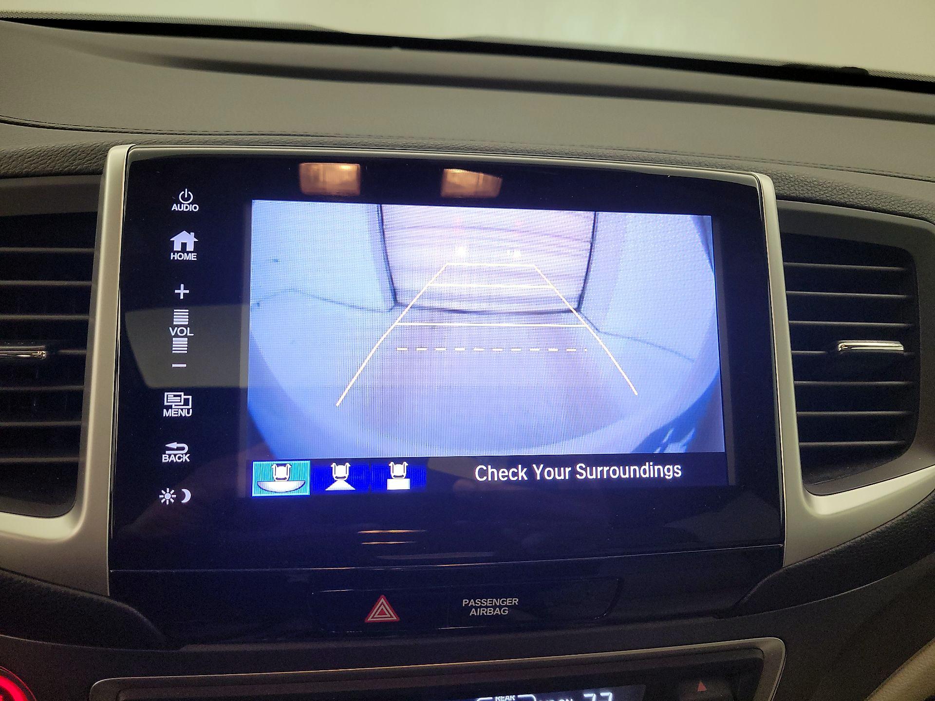 Thumbnail: 2017 Honda Pilot - 14