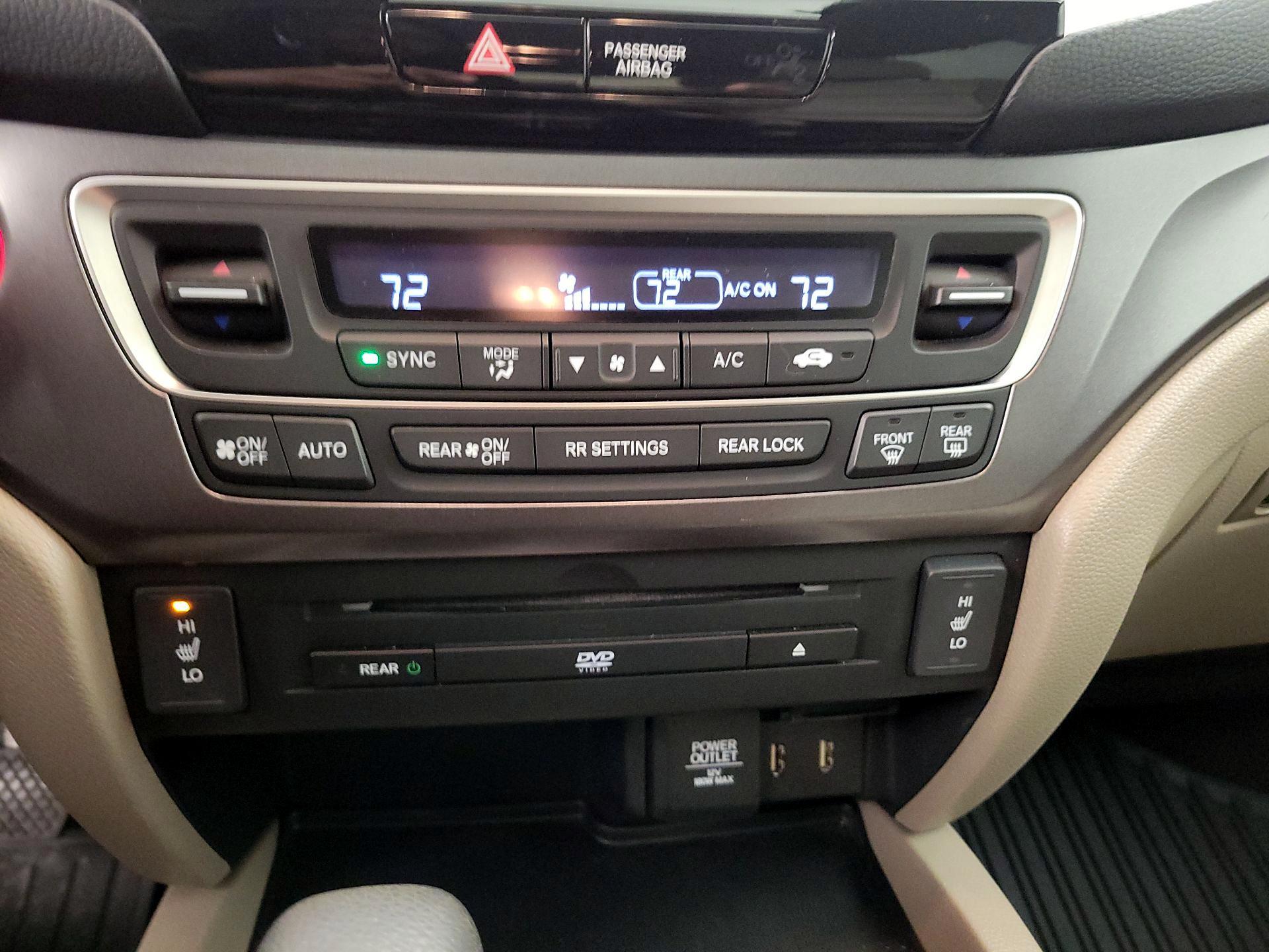 Thumbnail: 2017 Honda Pilot - 16