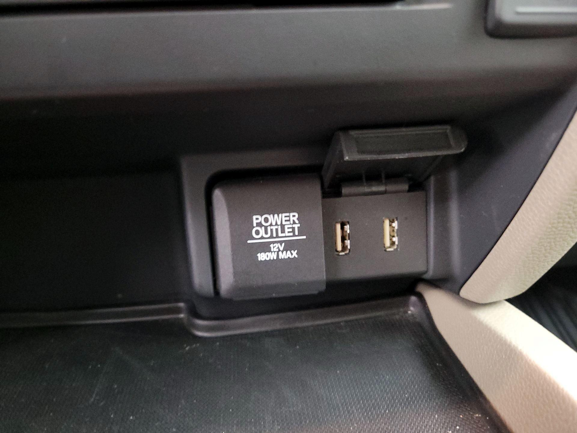 Thumbnail: 2017 Honda Pilot - 18