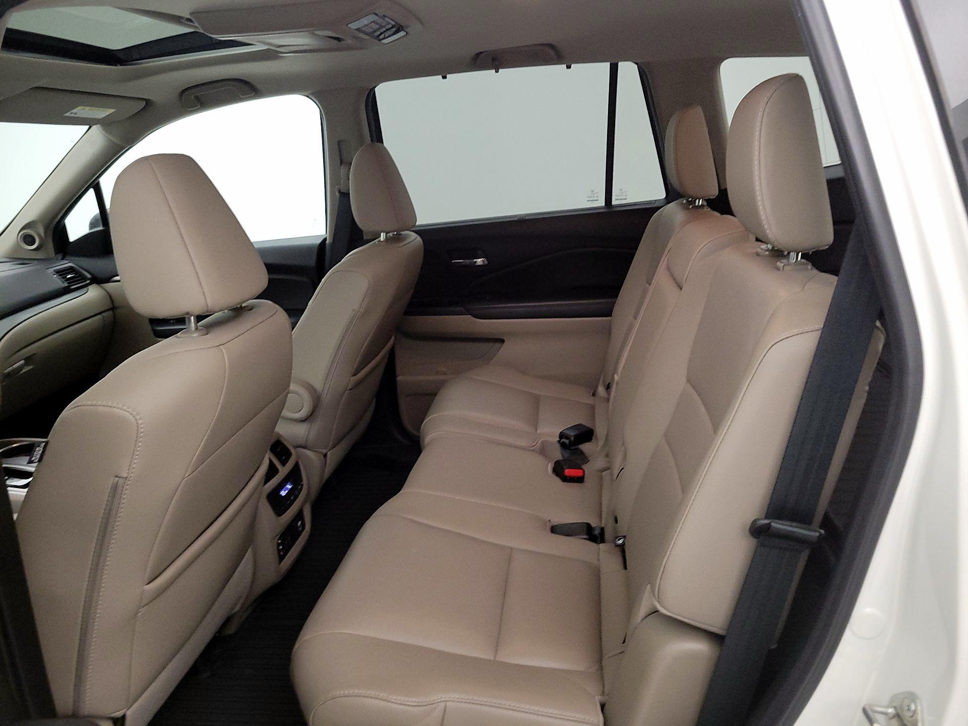 Thumbnail: 2017 Honda Pilot - 20