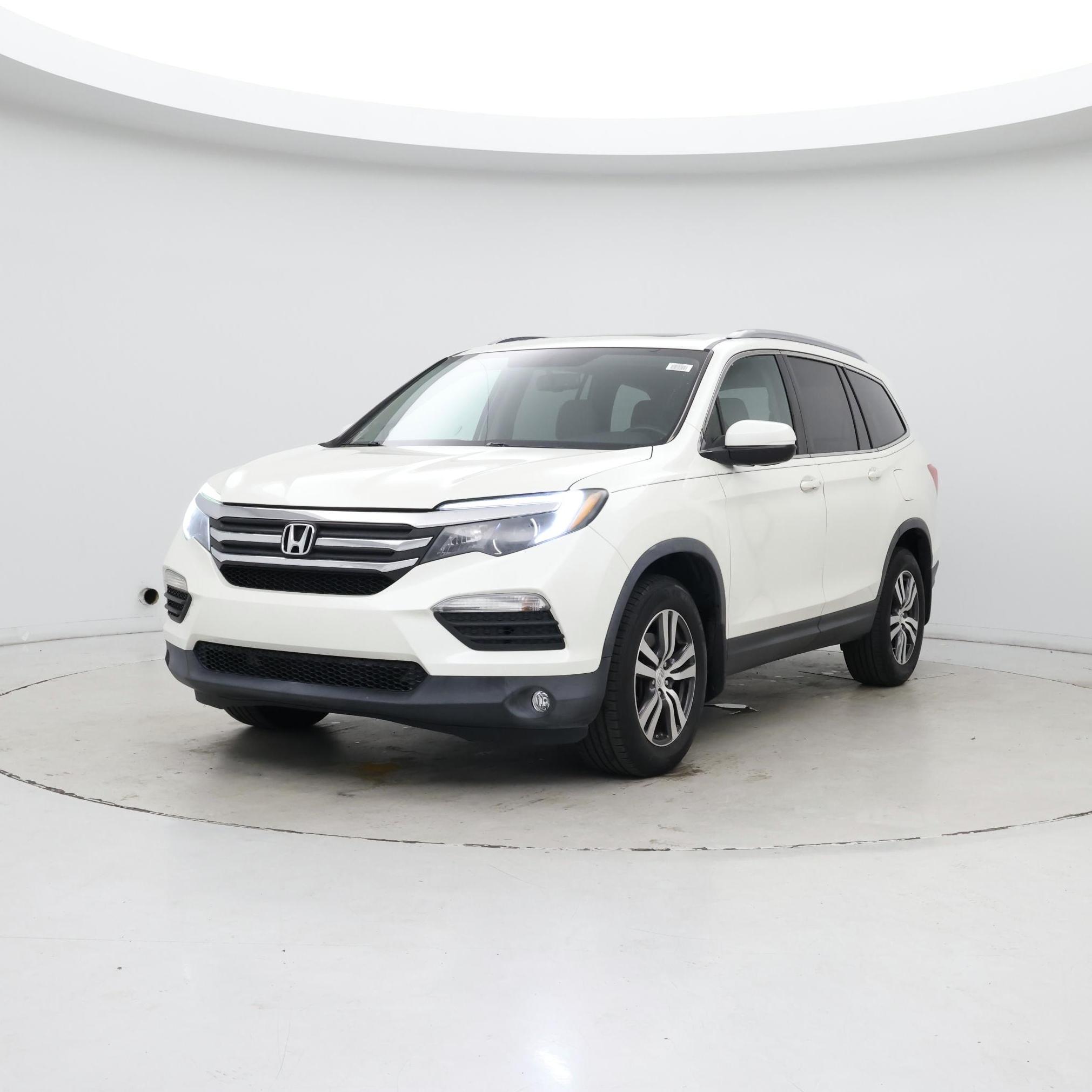 Thumbnail: 2017 Honda Pilot - 4