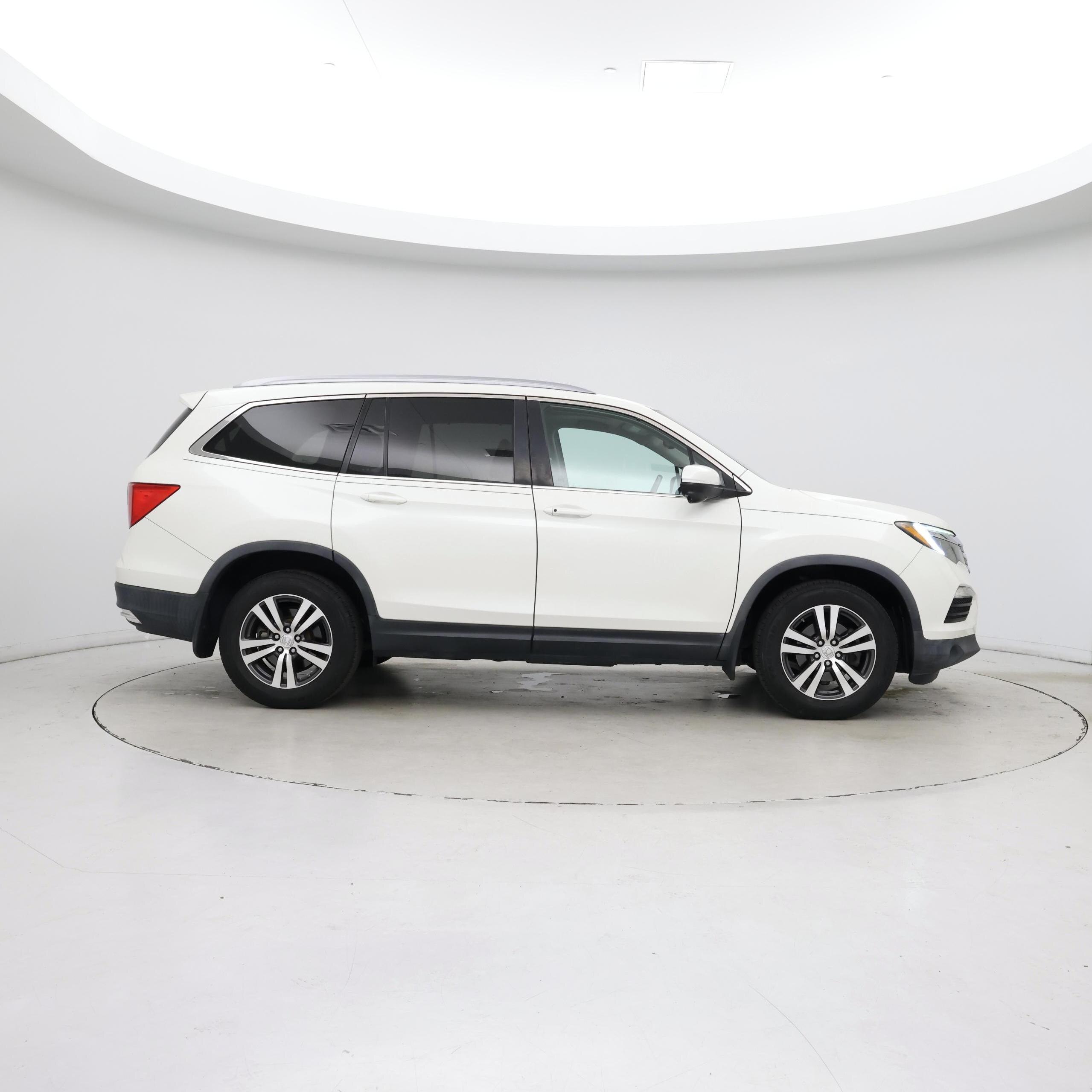 Thumbnail: 2017 Honda Pilot - 7