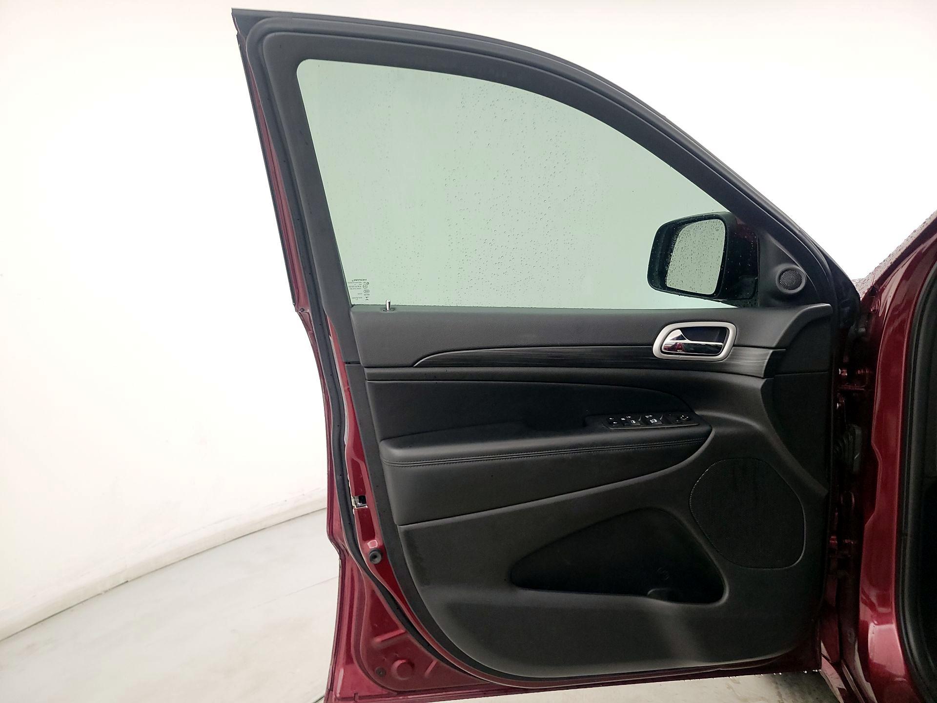 Thumbnail: 2022 Jeep Grand Cherokee - 12