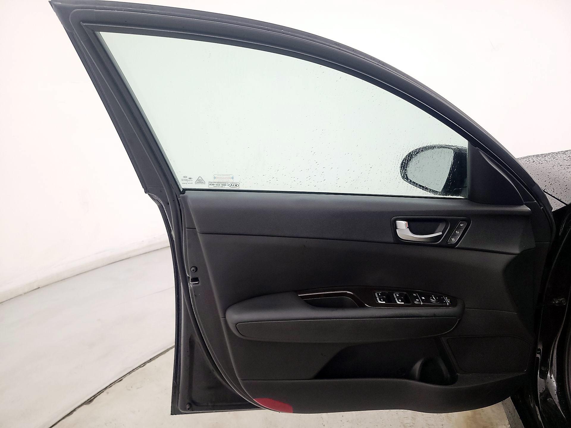 Thumbnail: 2016 Kia Optima - 12