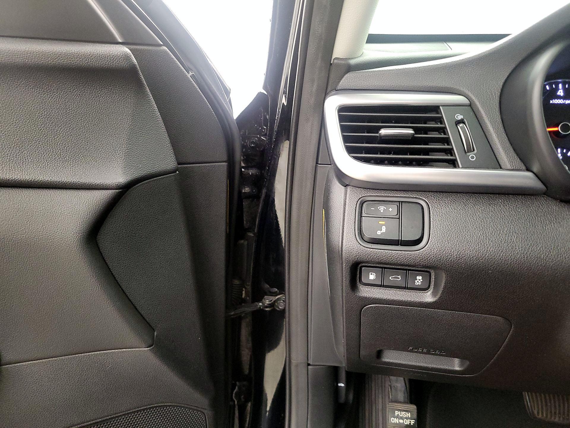 Thumbnail: 2016 Kia Optima - 13