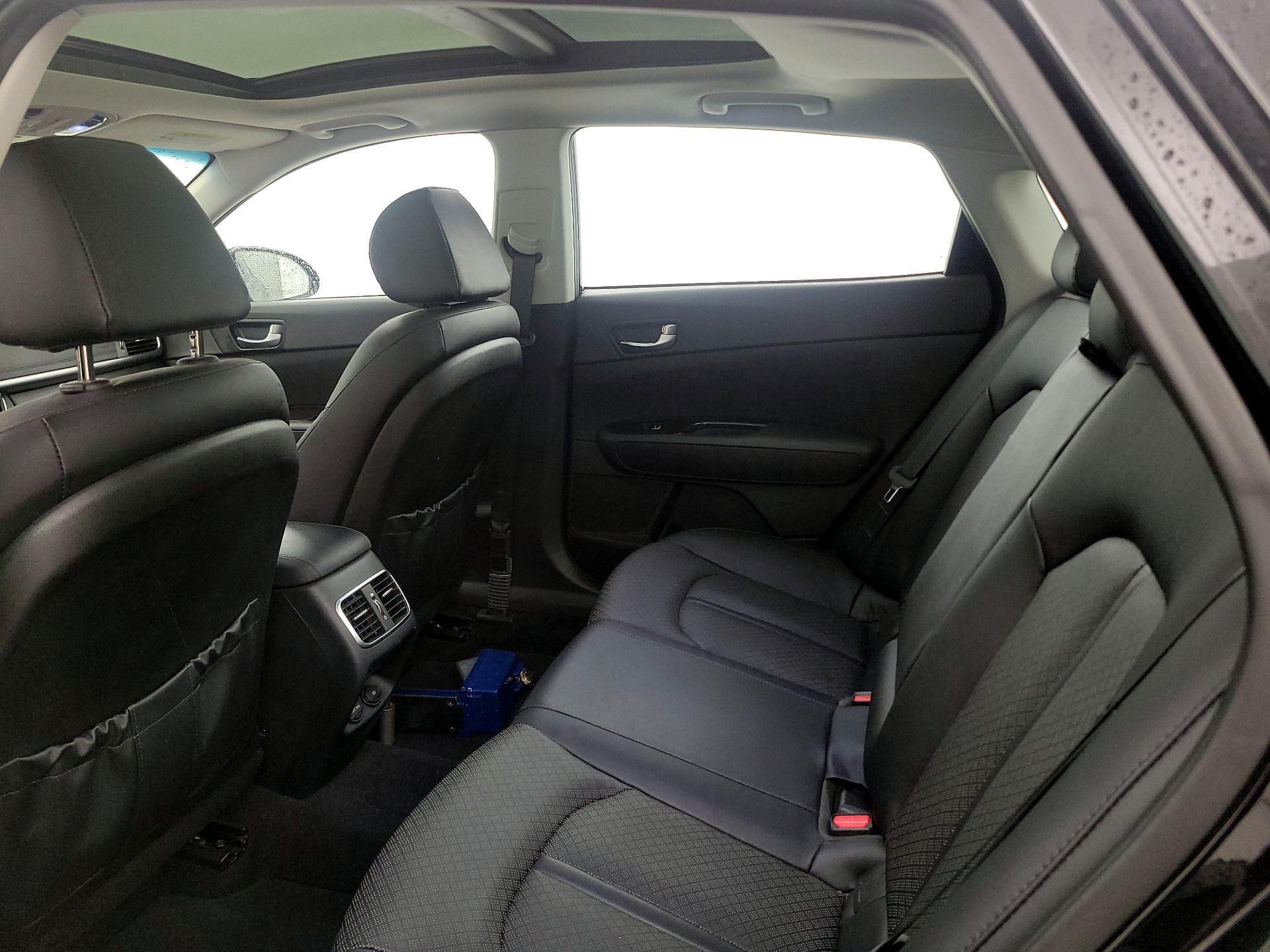 Thumbnail: 2016 Kia Optima - 20