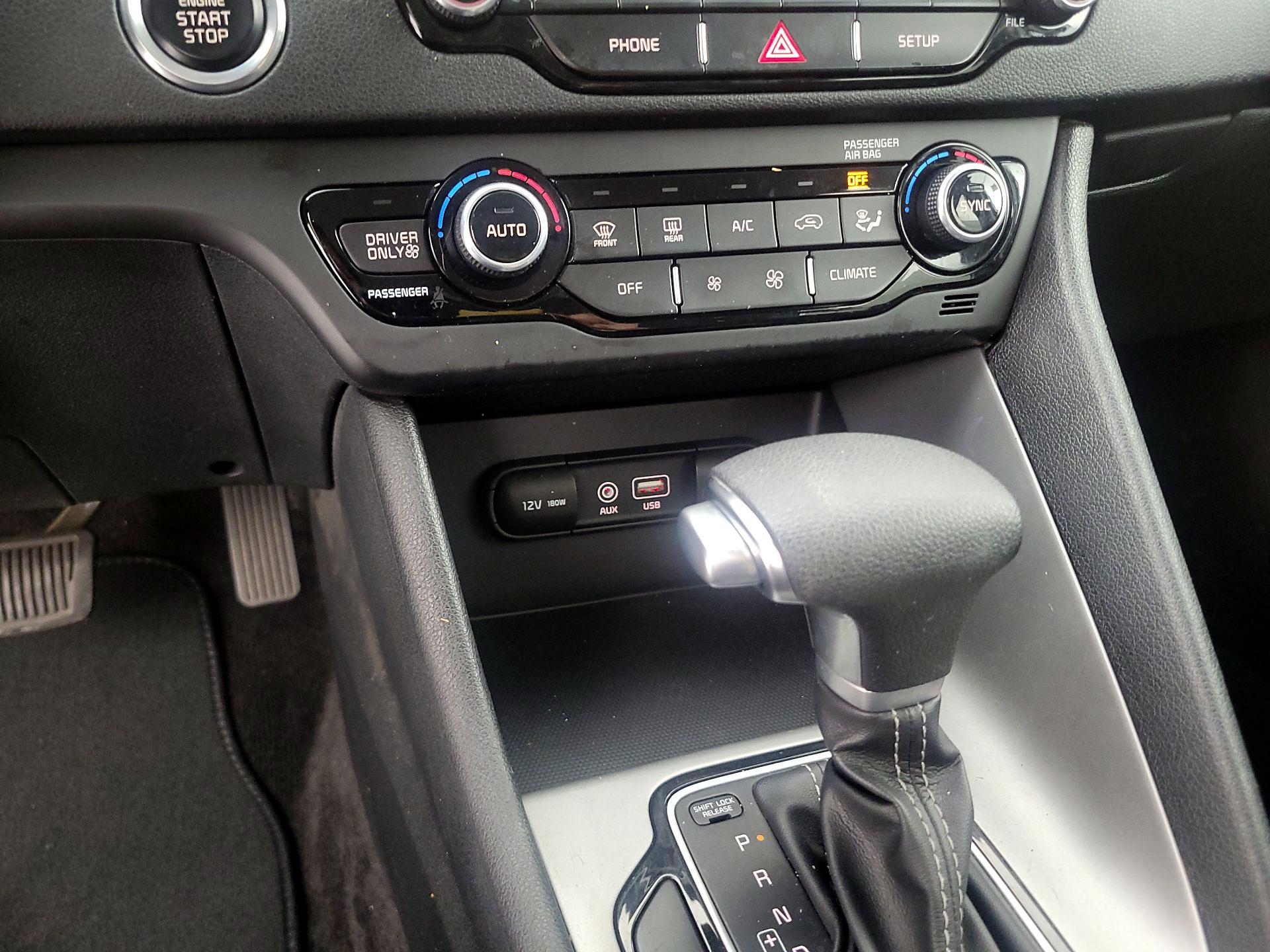 Thumbnail: 2019 Kia Niro - 16