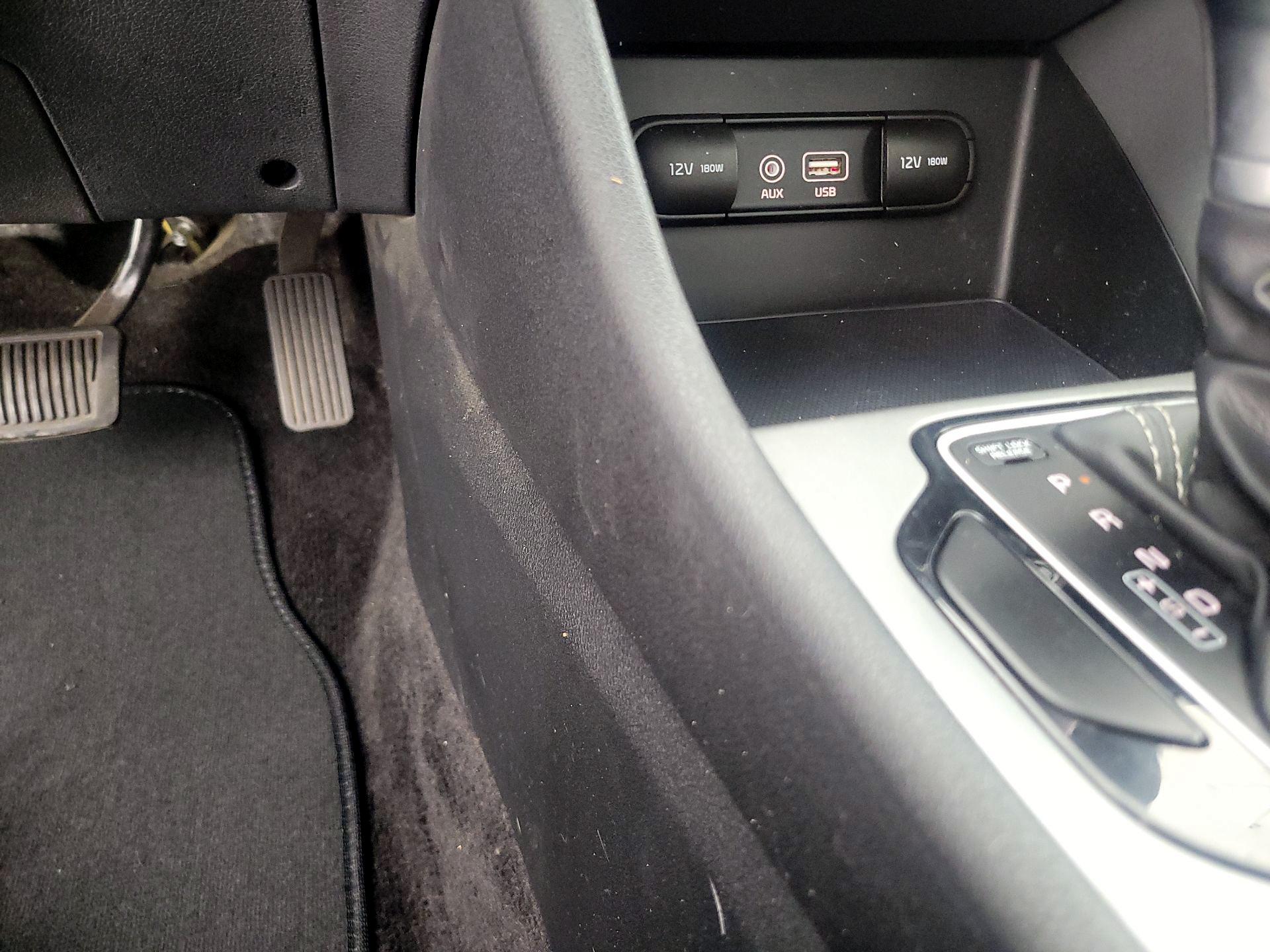 Thumbnail: 2019 Kia Niro - 18