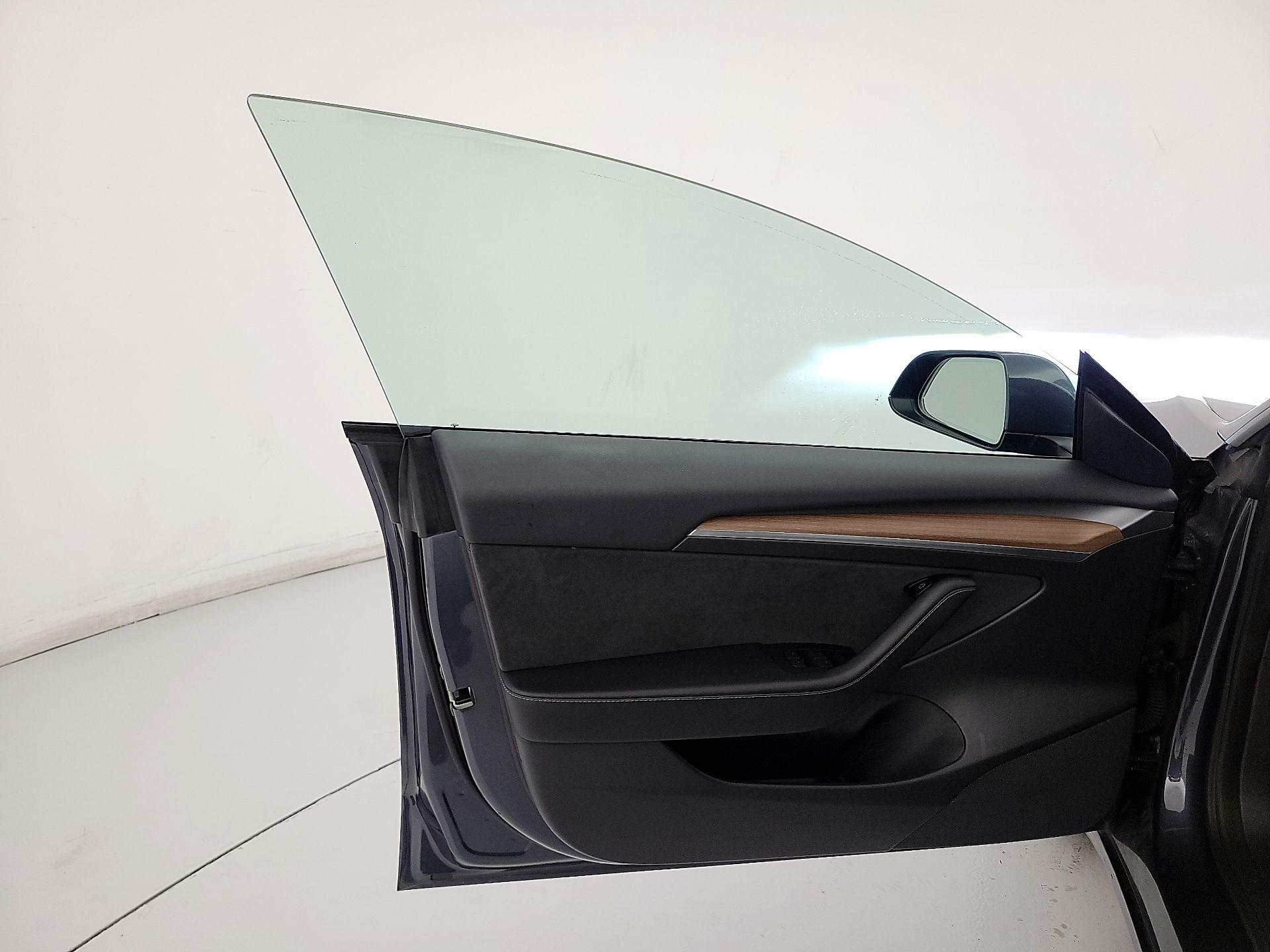 Thumbnail: 2023 Tesla Model 3 - 12