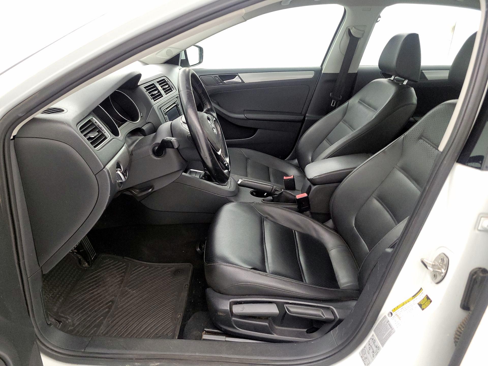 Thumbnail: 2015 Volkswagen Jetta - 11