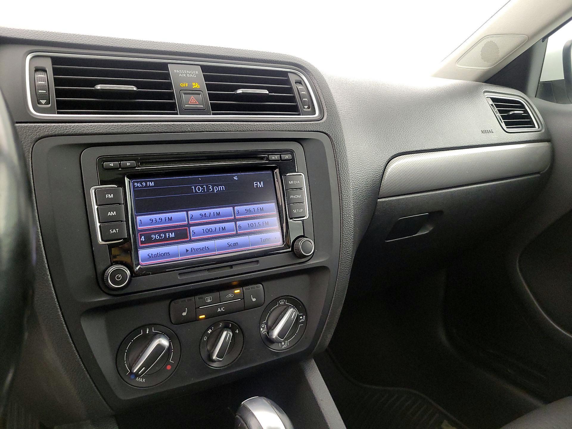 Thumbnail: 2015 Volkswagen Jetta - 15