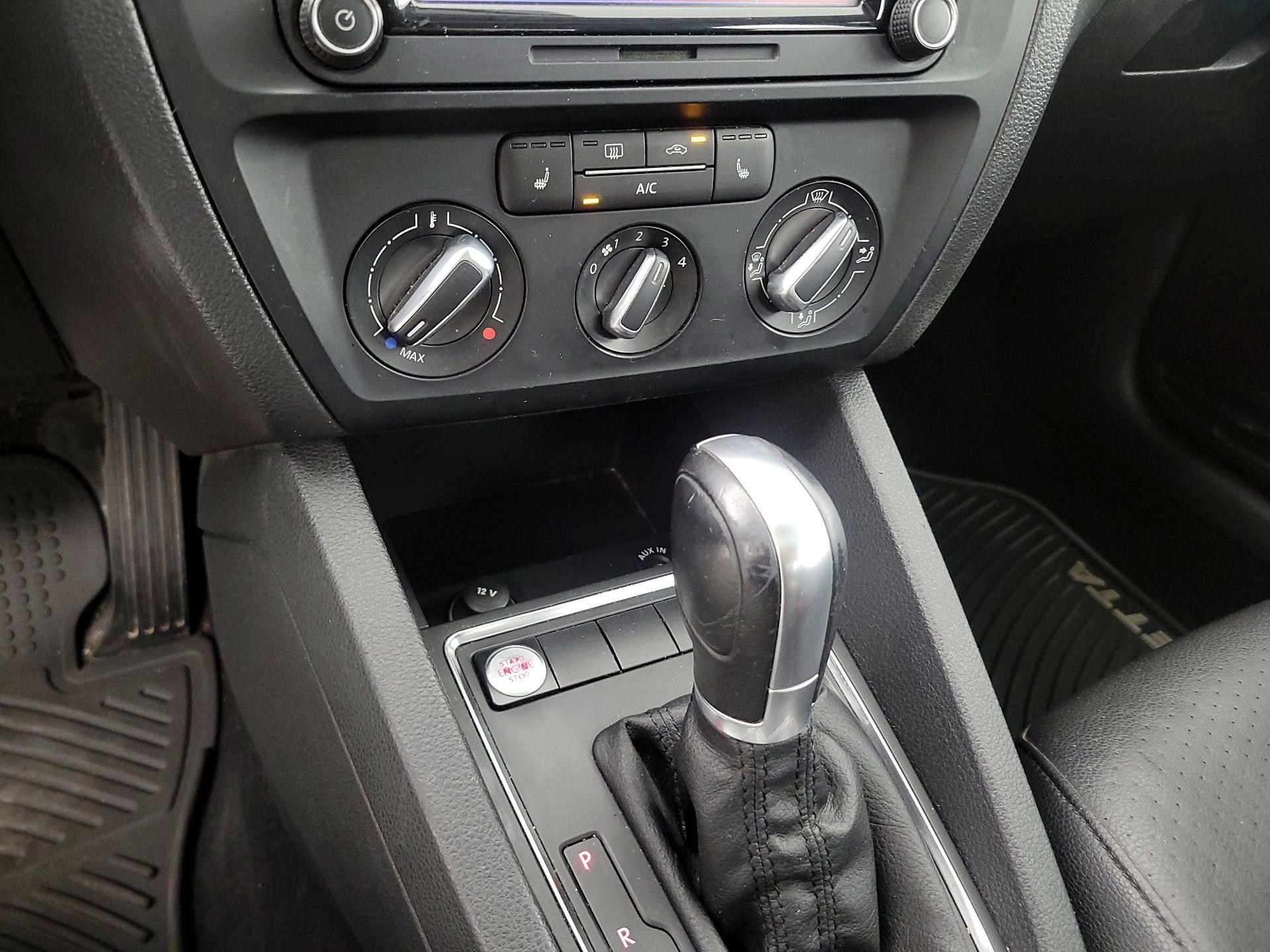 Thumbnail: 2015 Volkswagen Jetta - 16