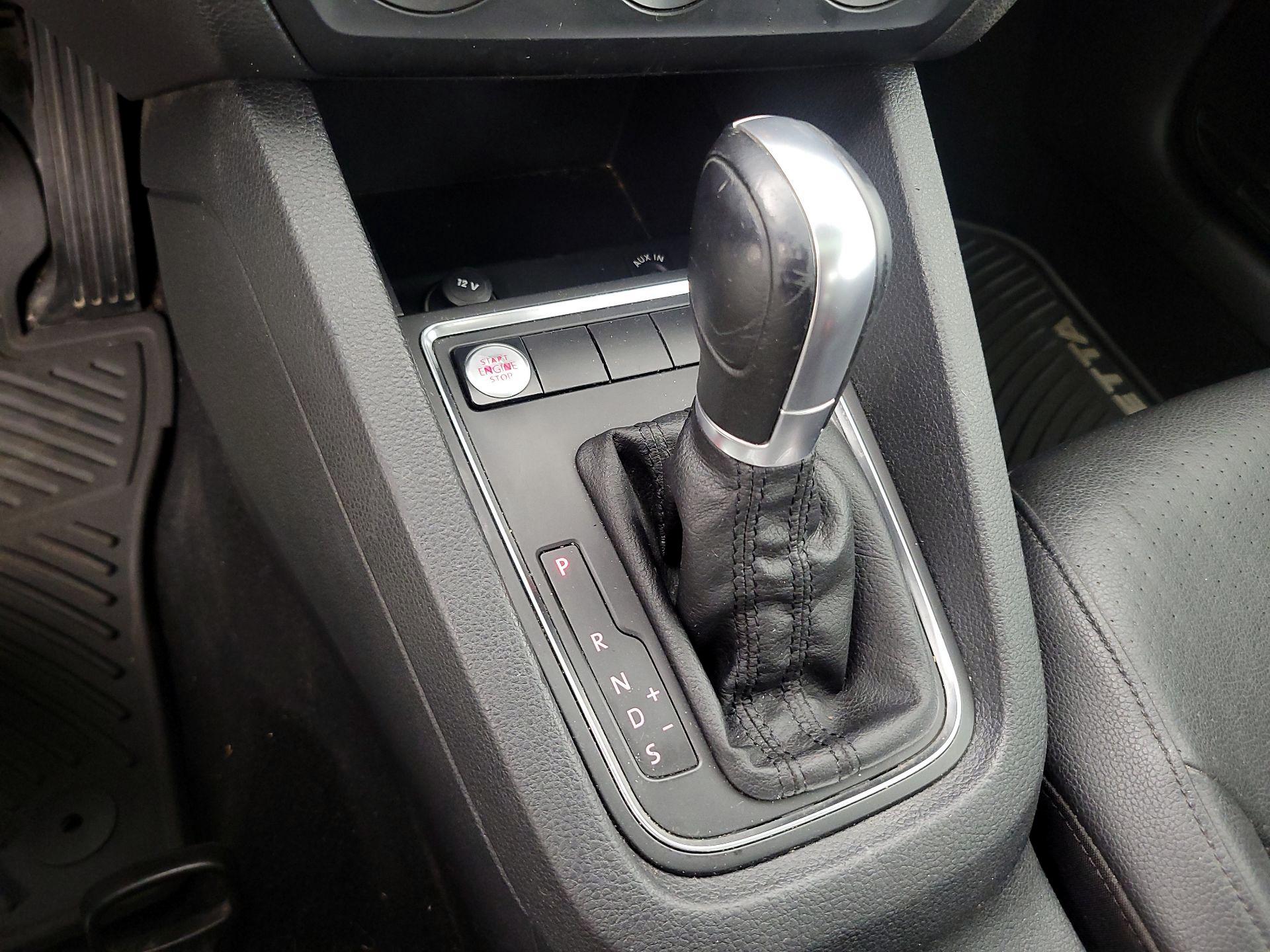 Thumbnail: 2015 Volkswagen Jetta - 17