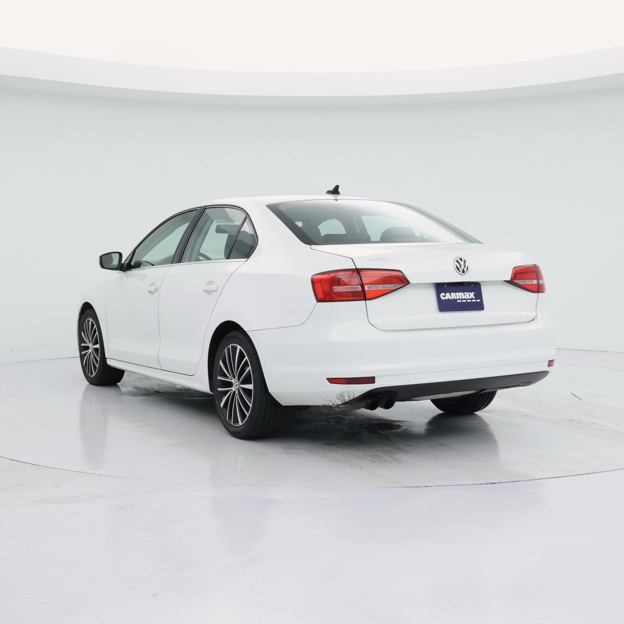 Thumbnail: 2015 Volkswagen Jetta - 2