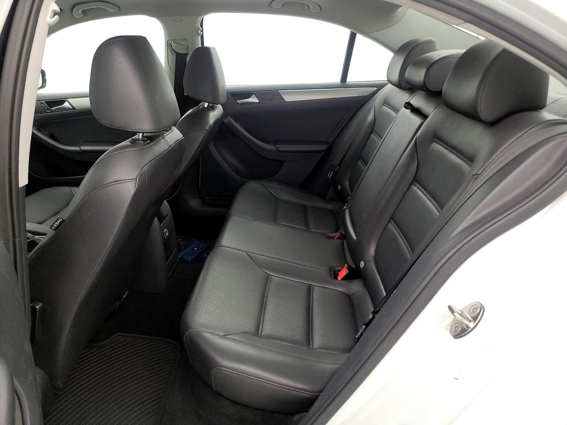 Thumbnail: 2015 Volkswagen Jetta - 20