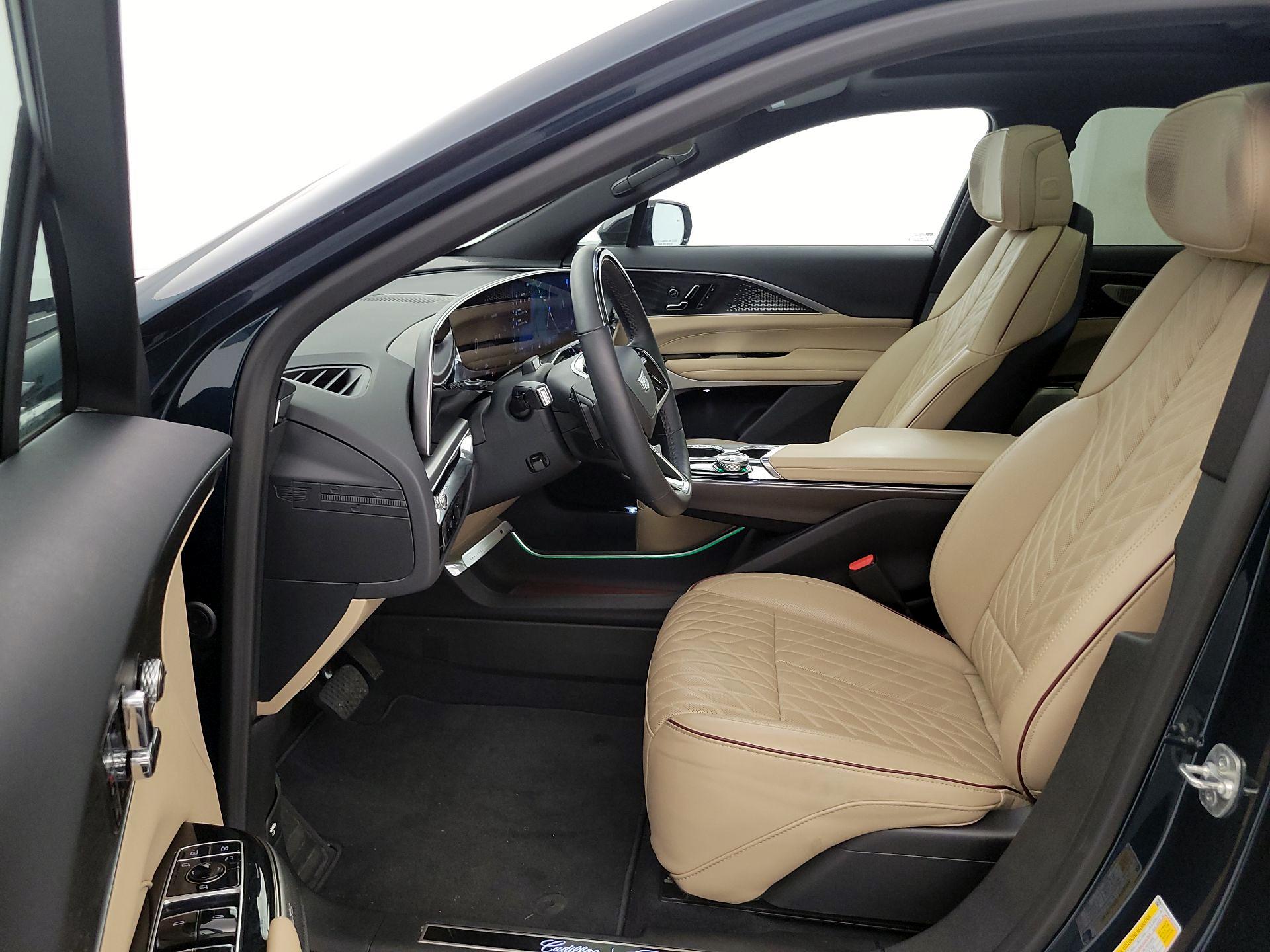 Thumbnail: 2024 Cadillac Lyriq - 11