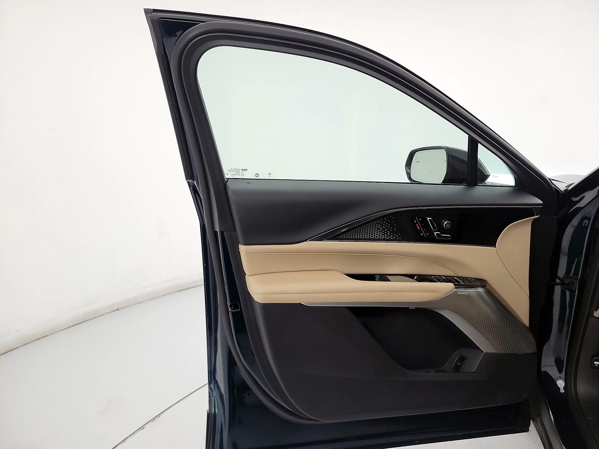 Thumbnail: 2024 Cadillac Lyriq - 12