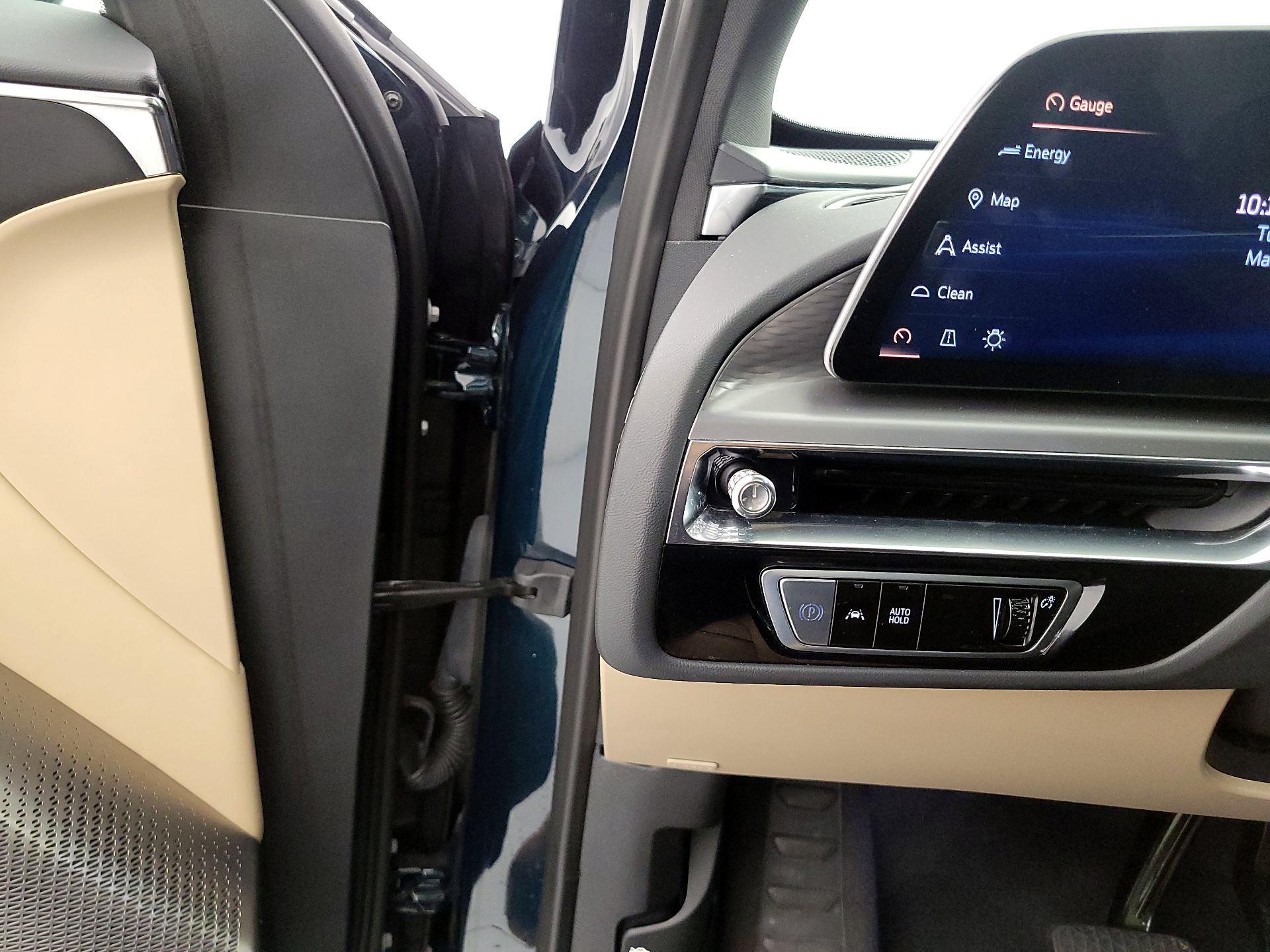 Thumbnail: 2024 Cadillac Lyriq - 13