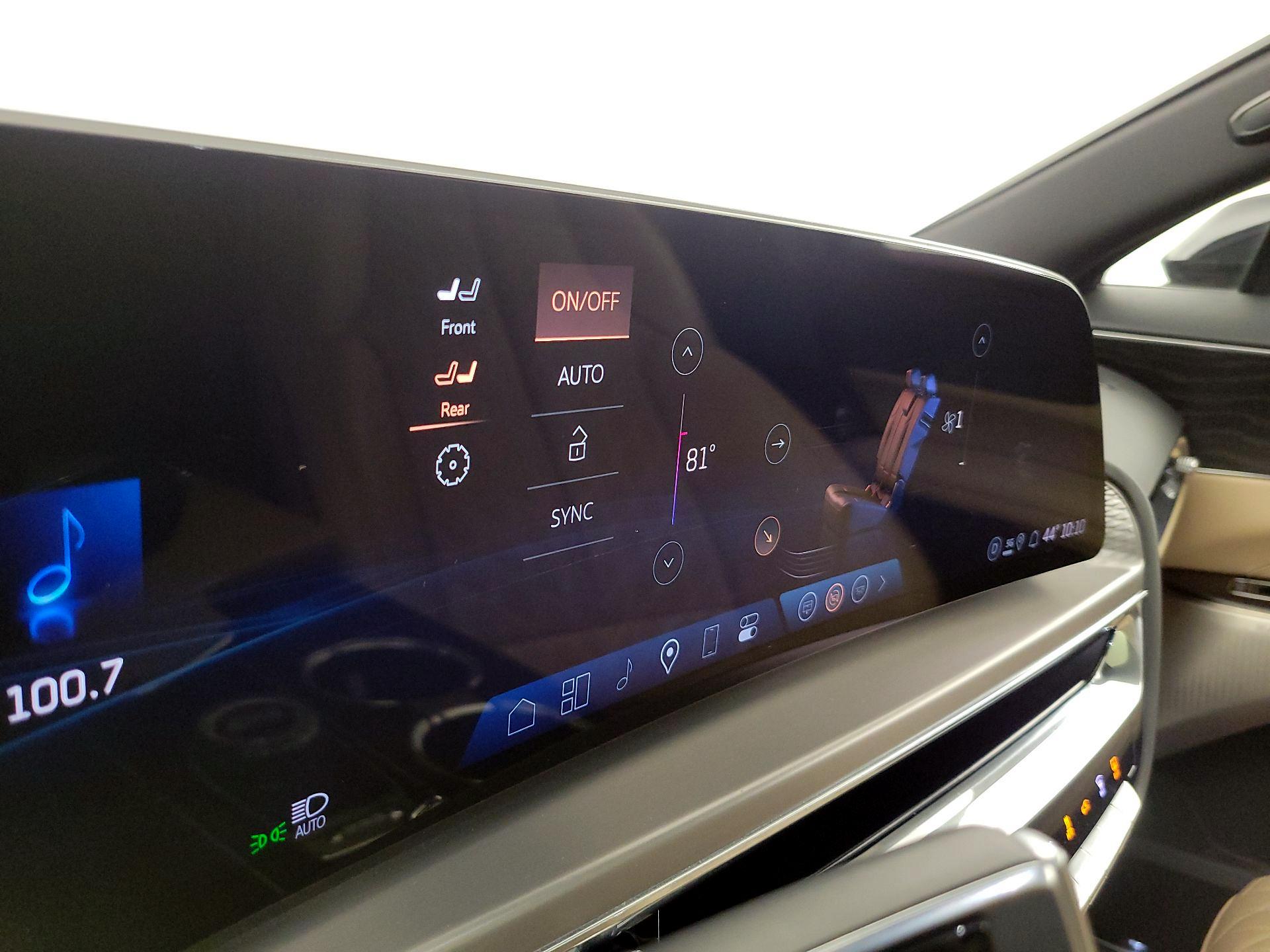 Thumbnail: 2024 Cadillac Lyriq - 17