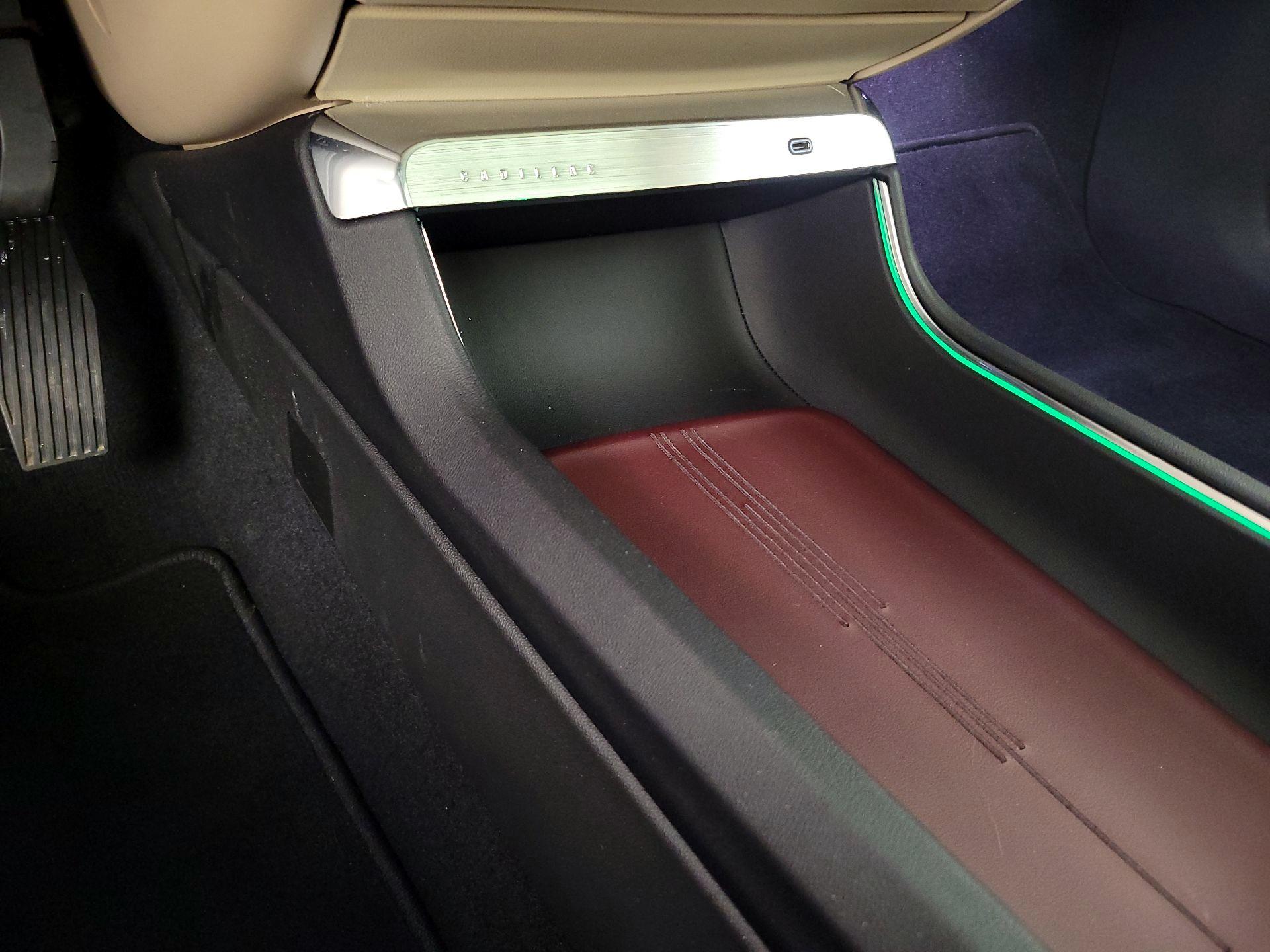 Thumbnail: 2024 Cadillac Lyriq - 19