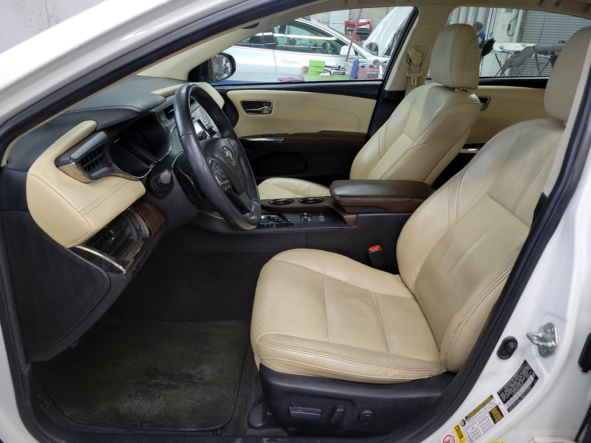 Thumbnail: 2015 Toyota Avalon - 9