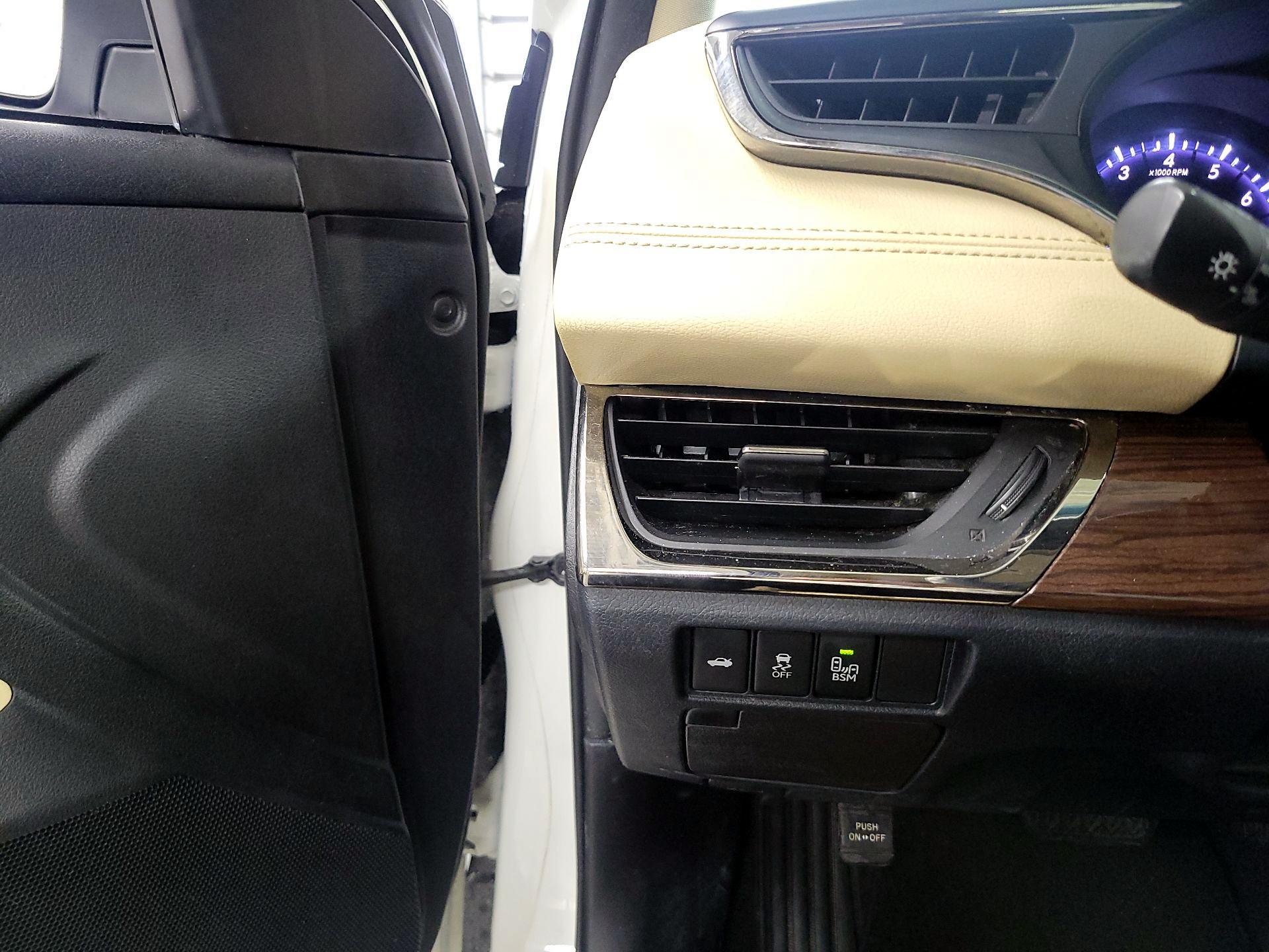 Thumbnail: 2015 Toyota Avalon - 11