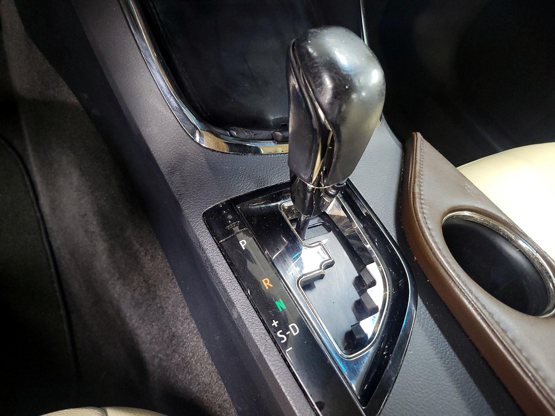 Thumbnail: 2015 Toyota Avalon - 16