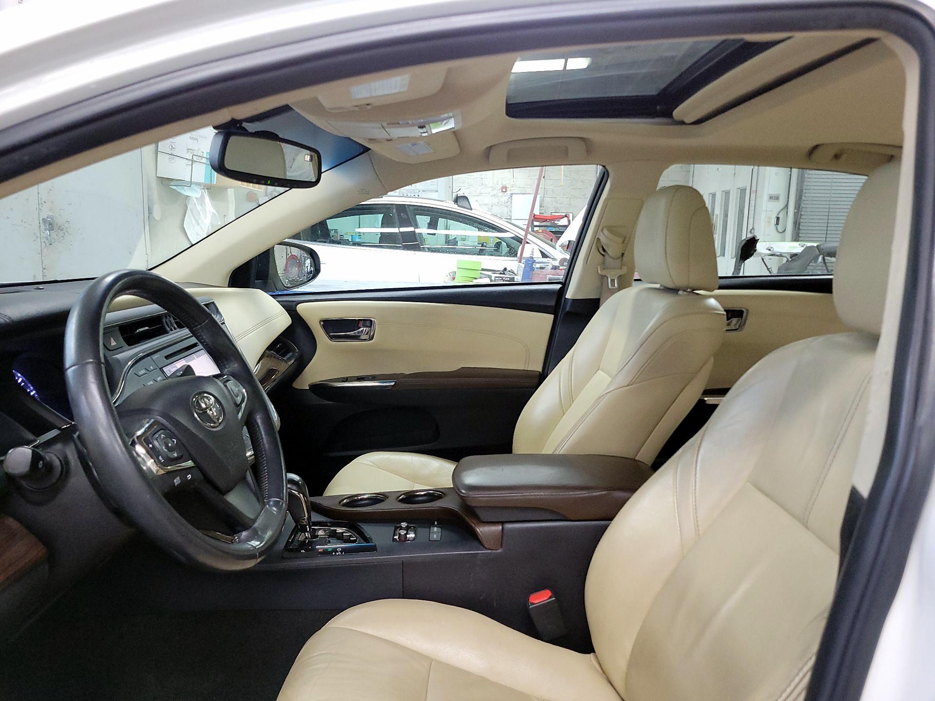 Thumbnail: 2015 Toyota Avalon - 18