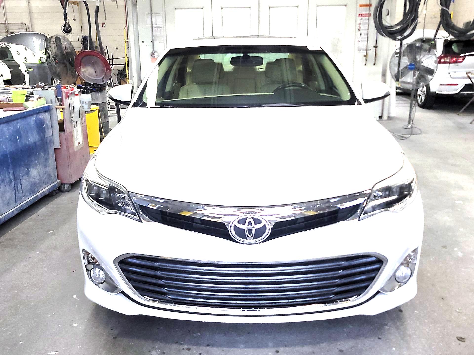 Thumbnail: 2015 Toyota Avalon - 2