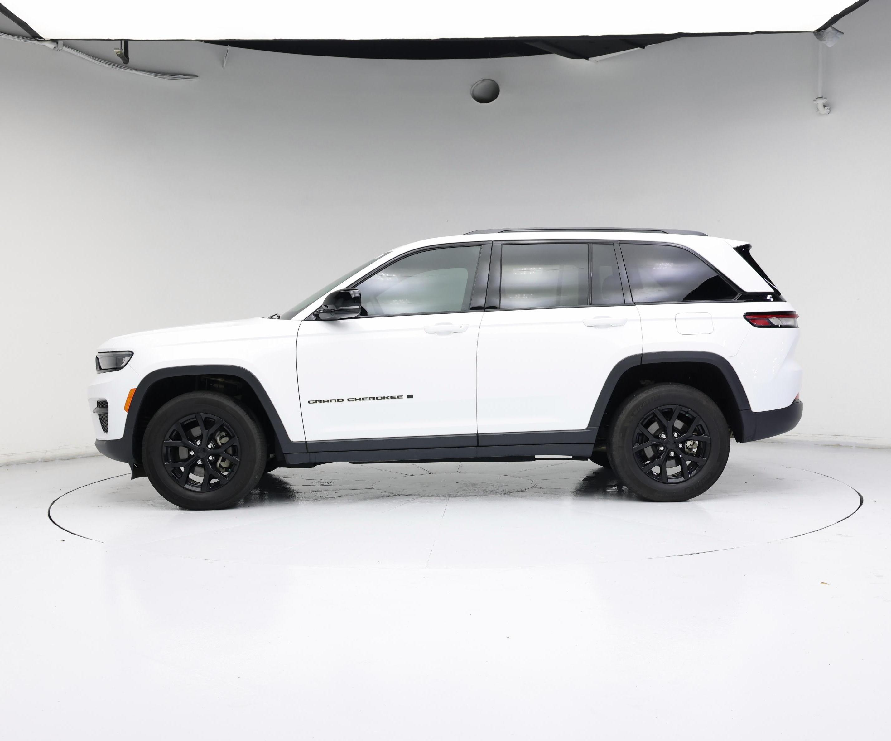 Thumbnail: 2024 Jeep Grand Cherokee - 3