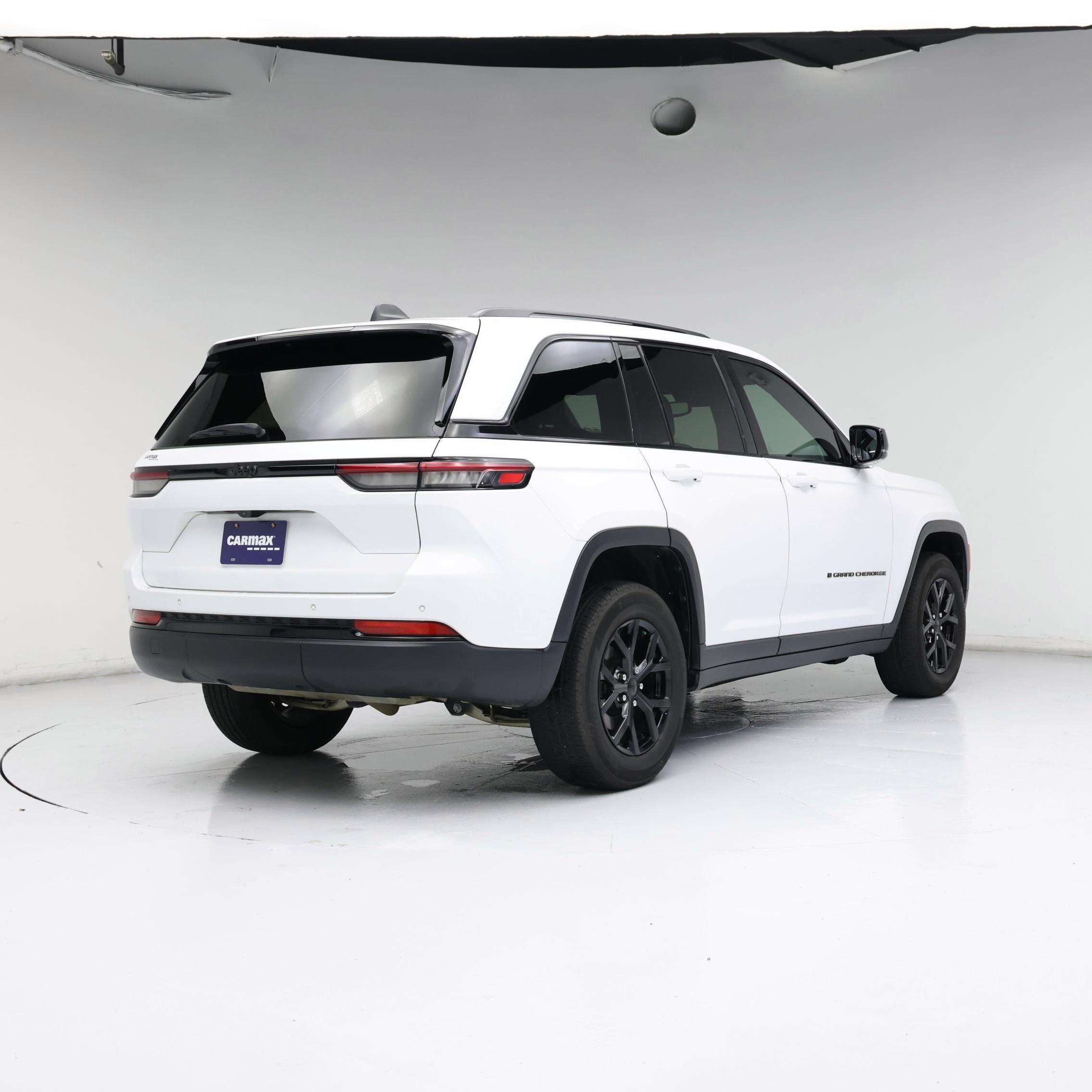 Thumbnail: 2024 Jeep Grand Cherokee - 8