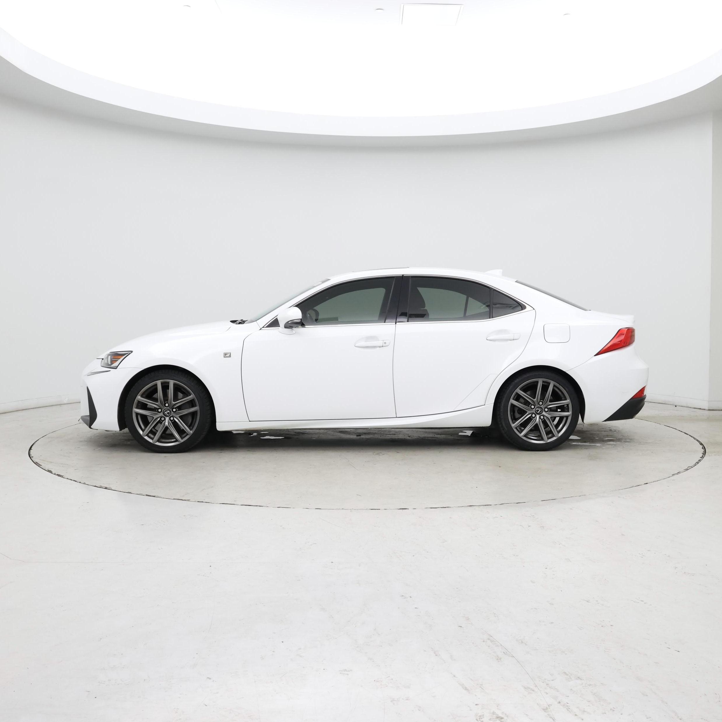 Thumbnail: 2018 Lexus IS - 3