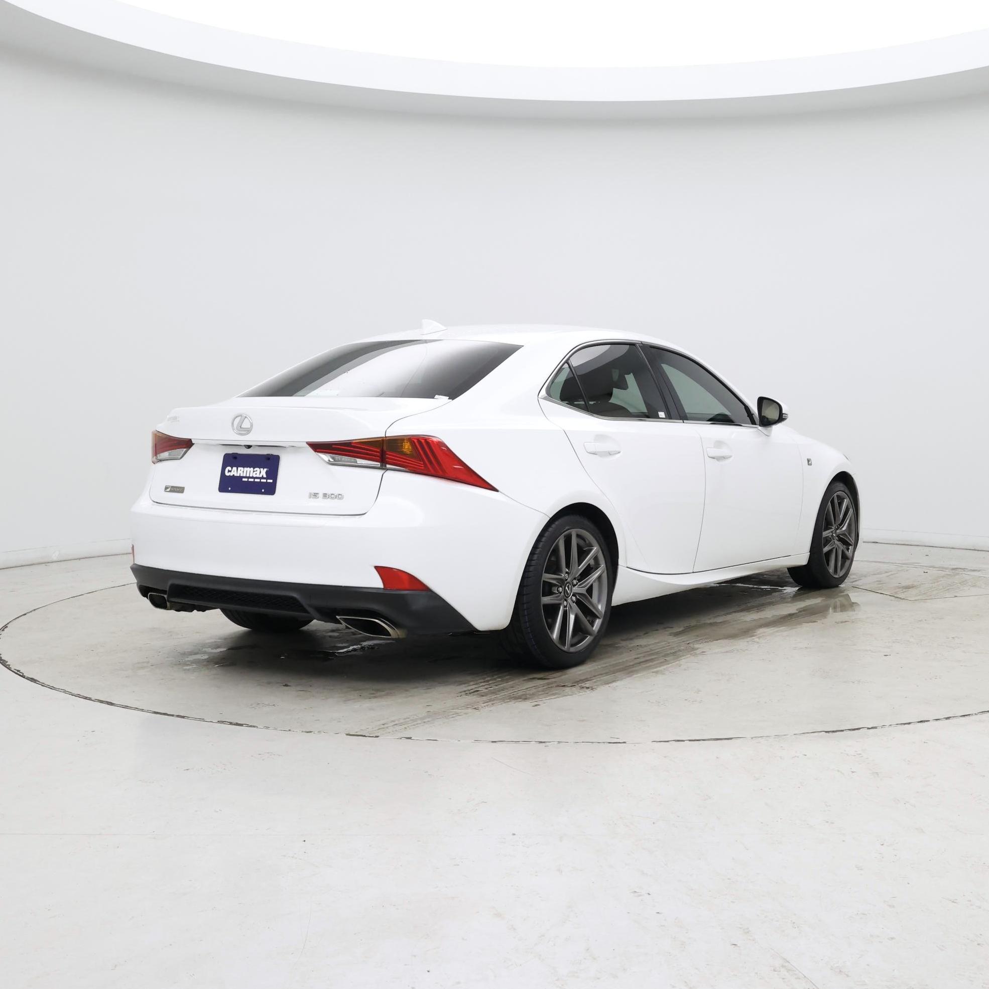 Thumbnail: 2018 Lexus IS - 8
