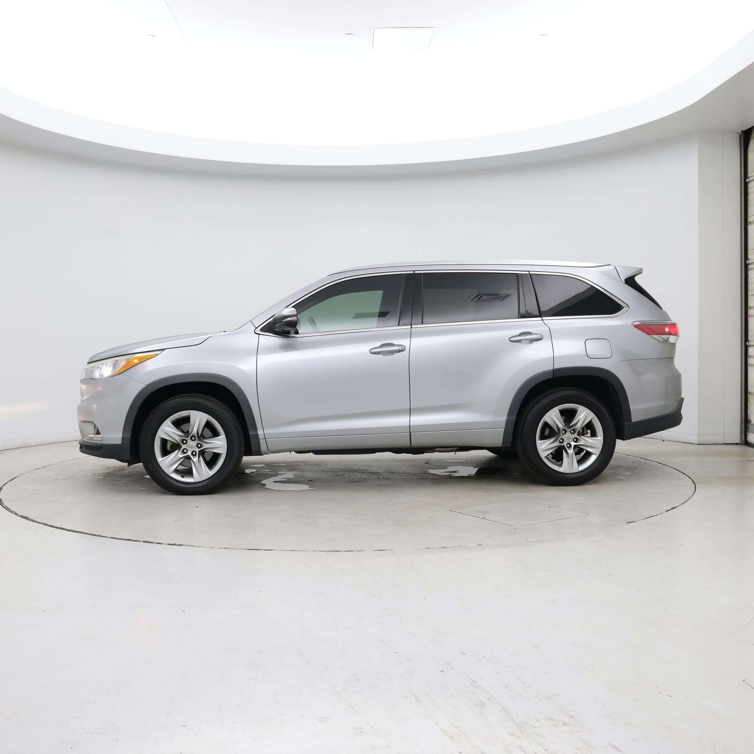 Thumbnail: 2015 Toyota Highlander - 3