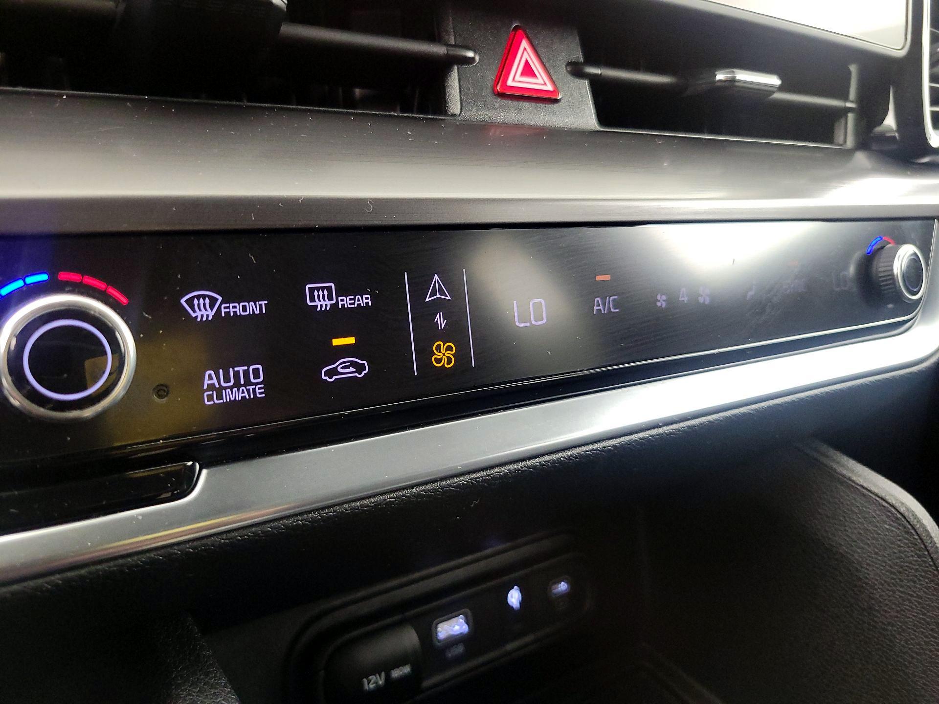 Thumbnail: 2023 Kia Sportage - 17