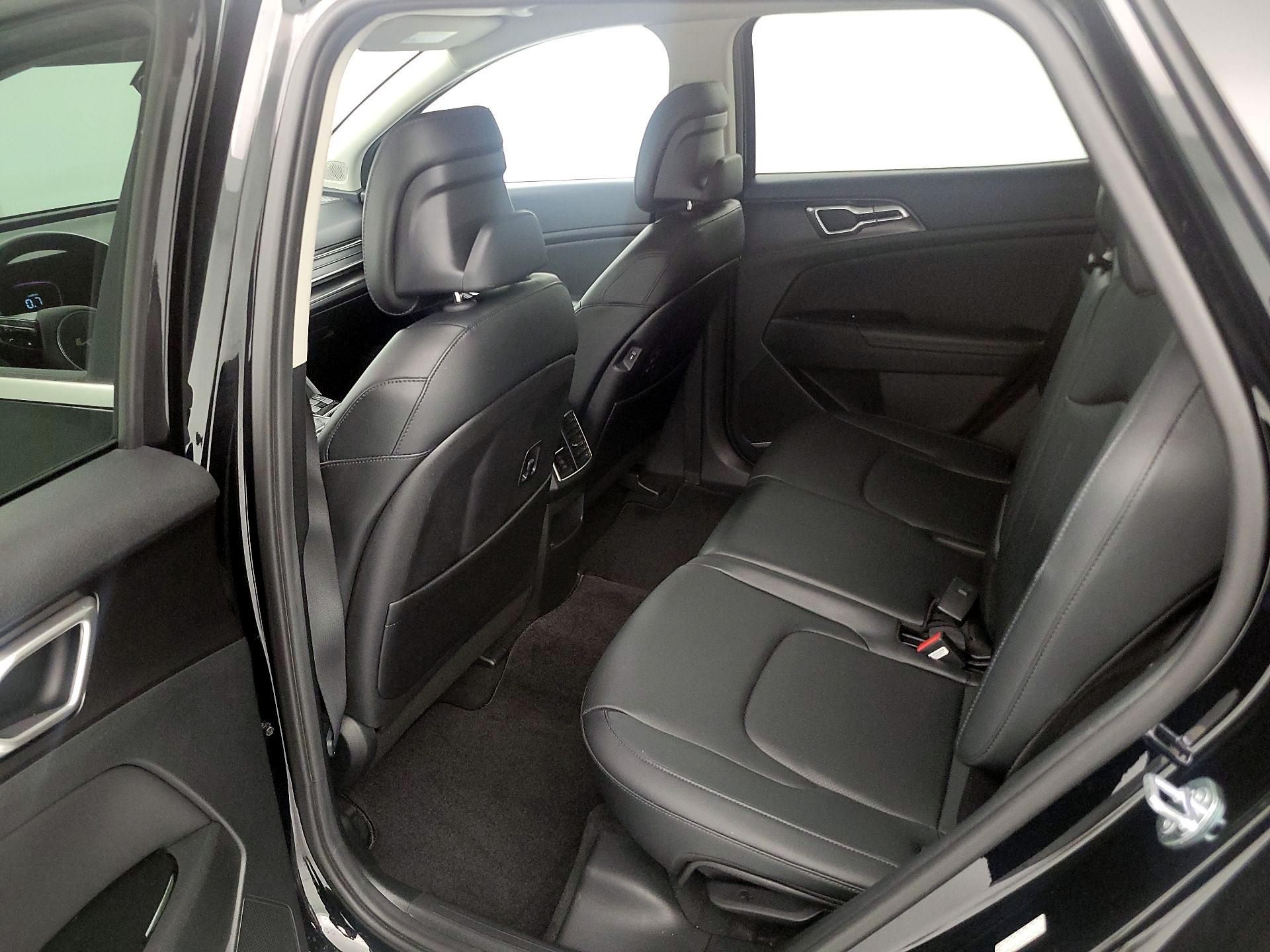 Thumbnail: 2023 Kia Sportage - 20