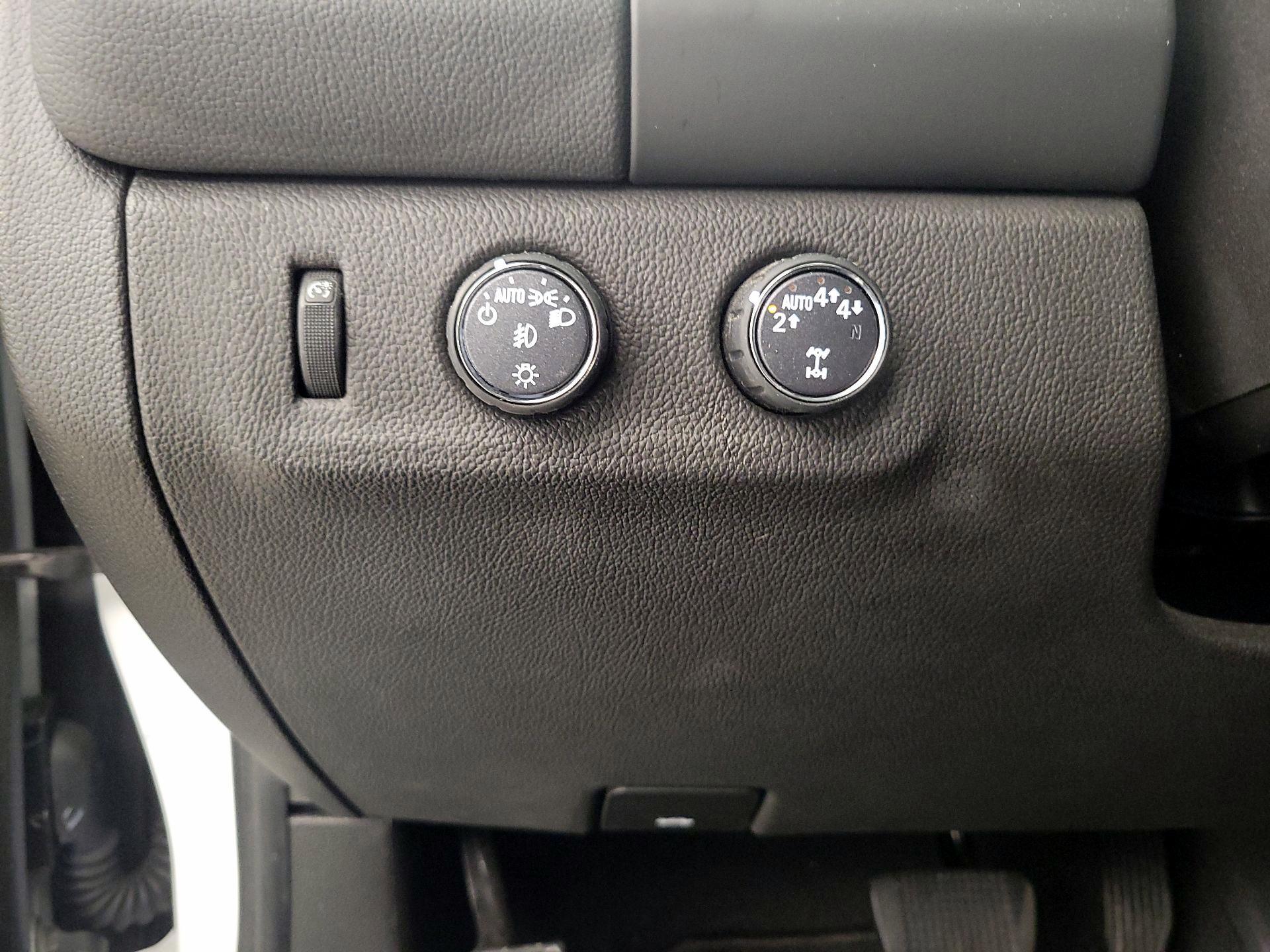 Thumbnail: 2022 Chevrolet Colorado - 13