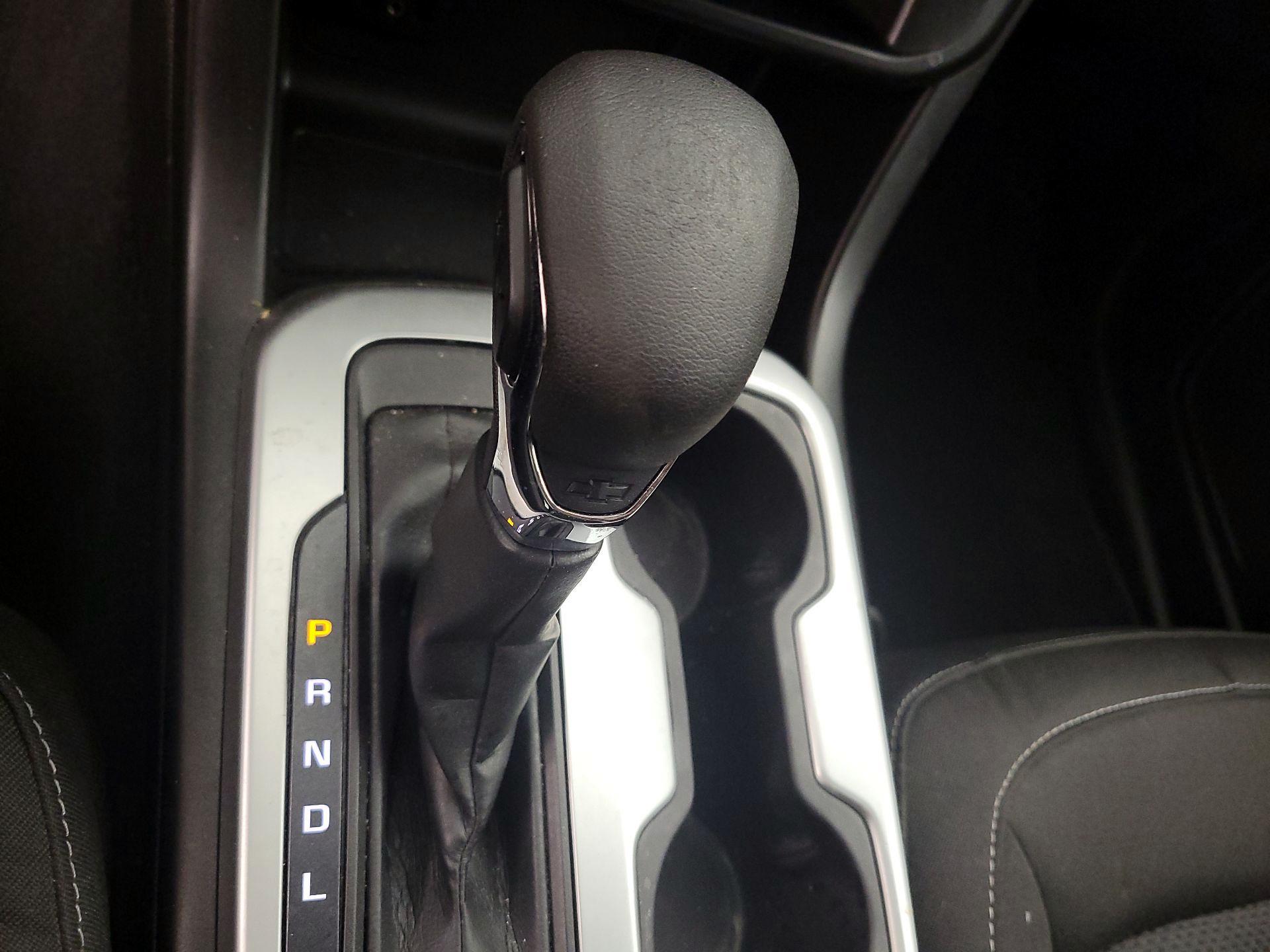 Thumbnail: 2022 Chevrolet Colorado - 17