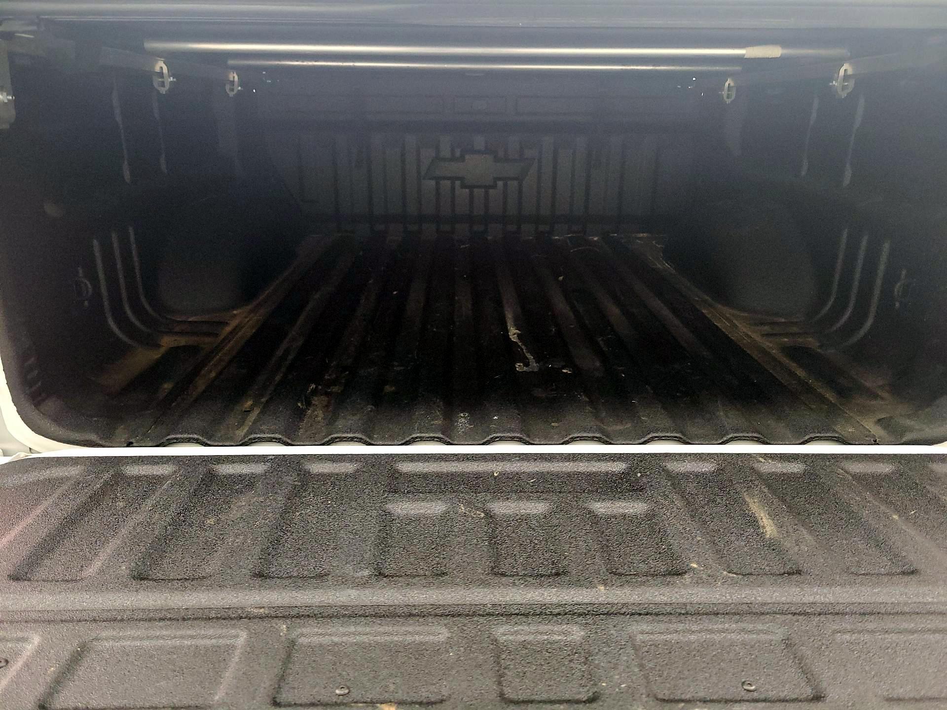 Thumbnail: 2022 Chevrolet Colorado - 20