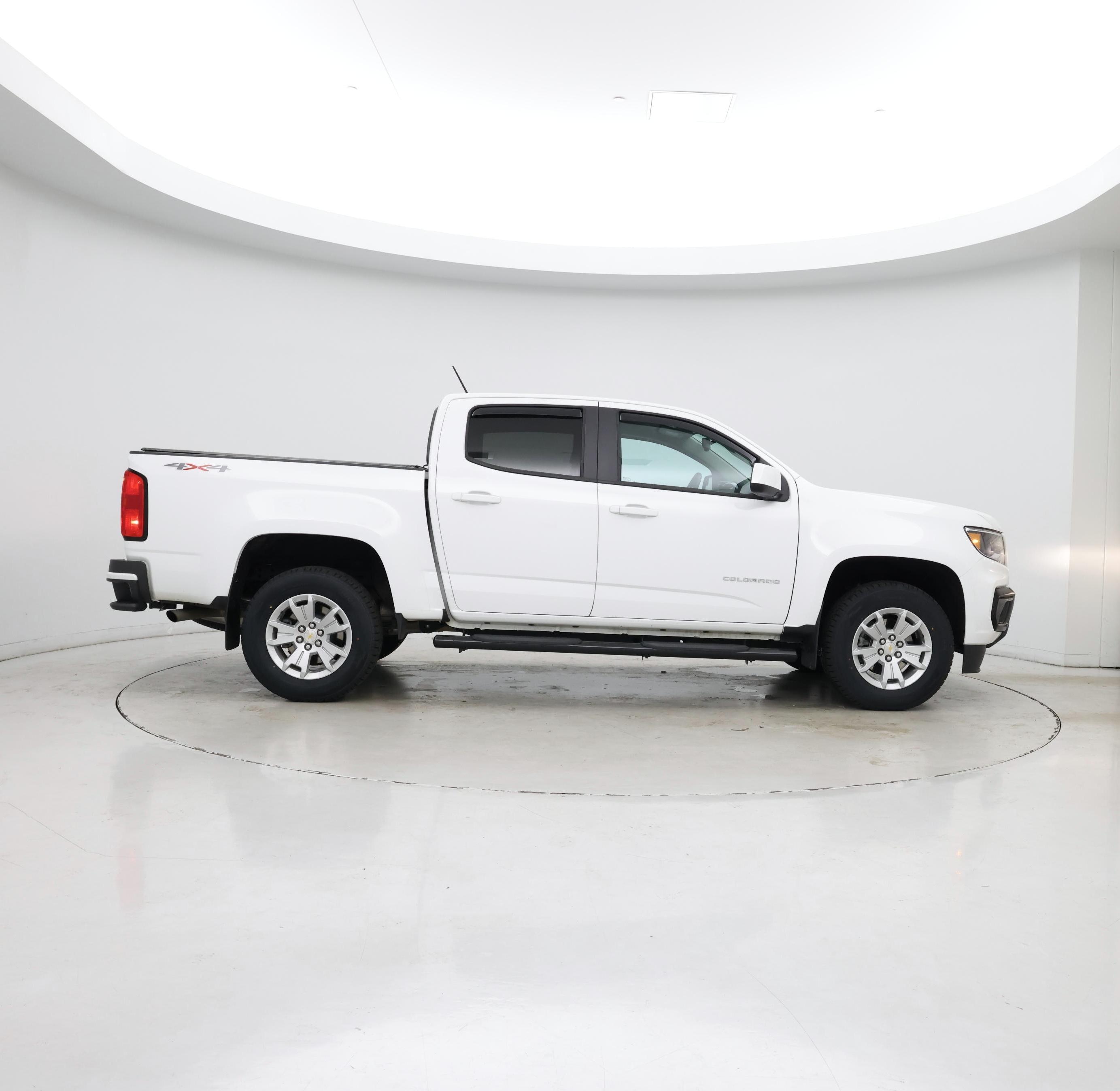 Thumbnail: 2022 Chevrolet Colorado - 7