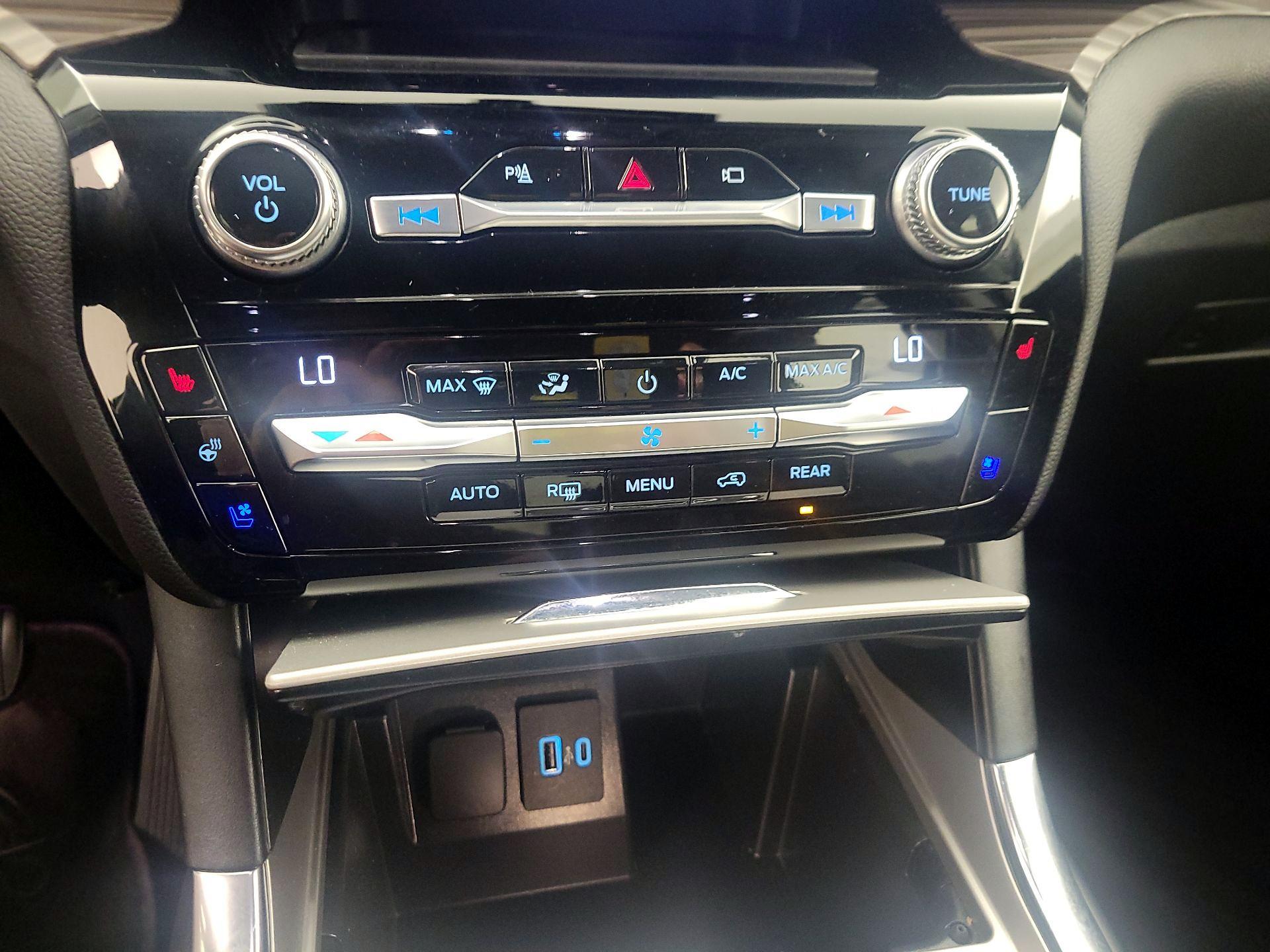 Thumbnail: 2021 Ford Explorer - 17