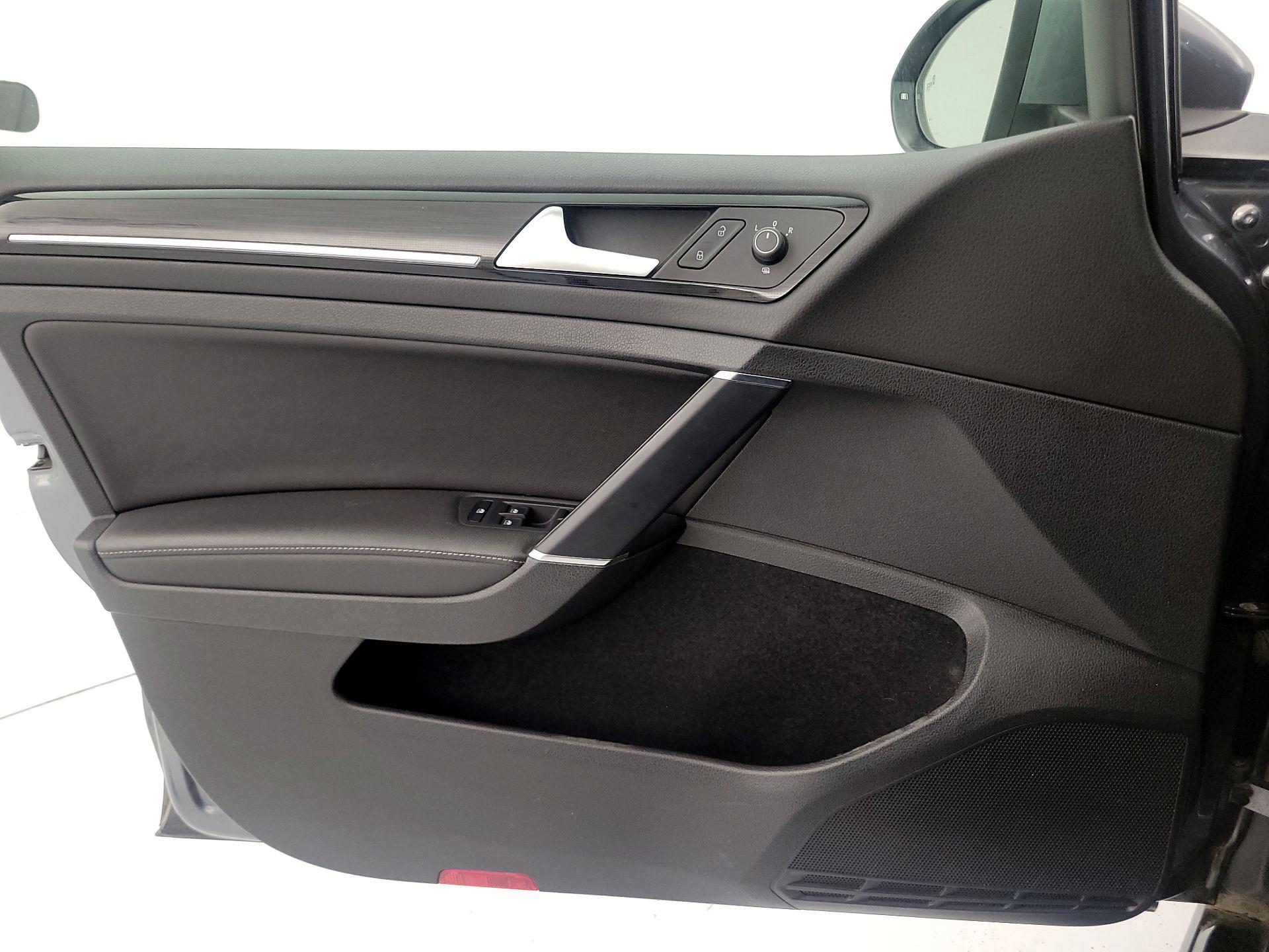 Thumbnail: 2018 Volkswagen Golf - 12