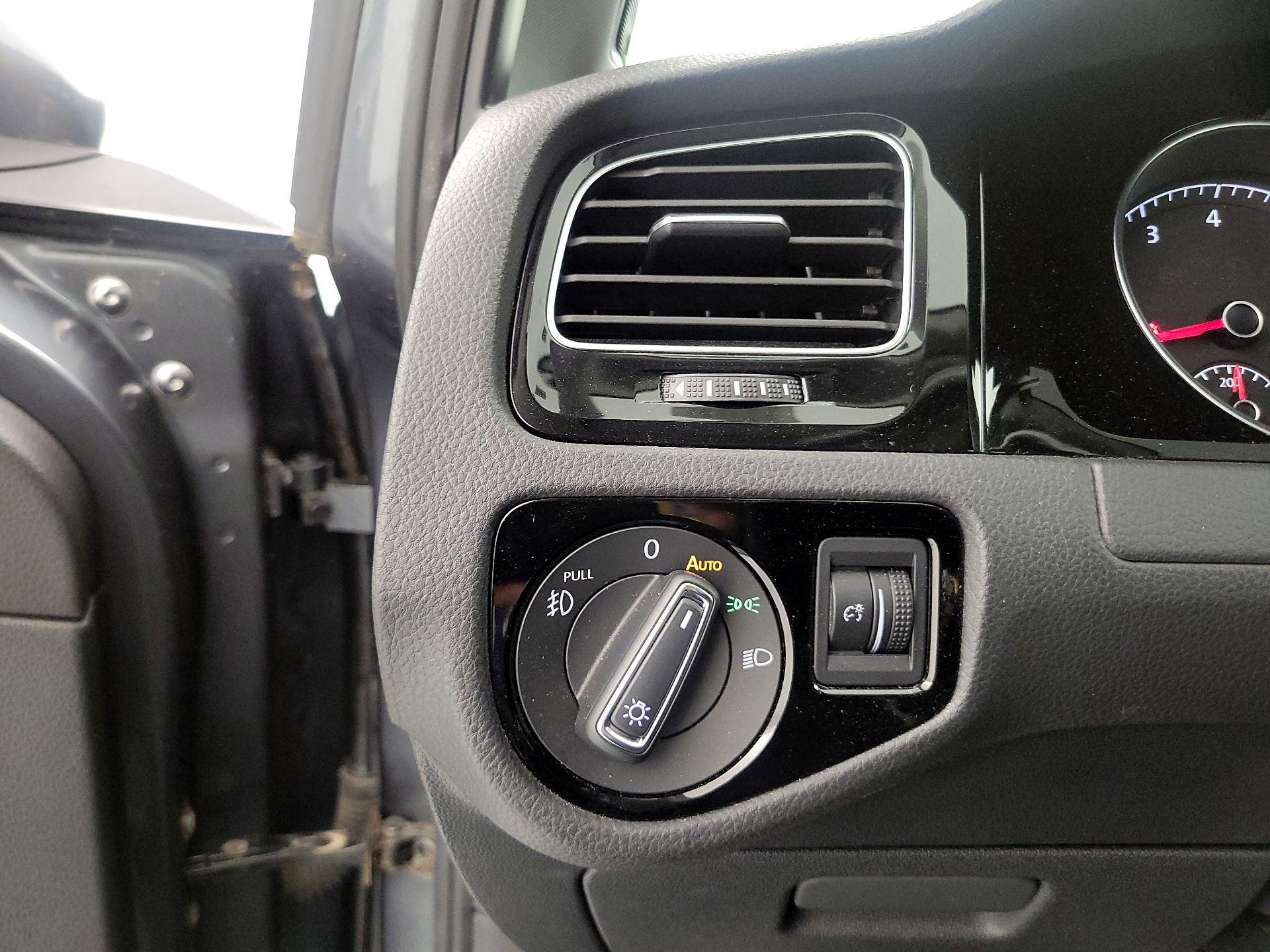 Thumbnail: 2018 Volkswagen Golf - 13